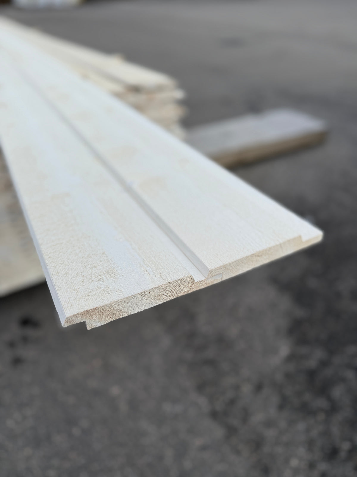 Falsad Spårpanel 22x145mm 4,50m – Grundmålad (Säljs per styck)