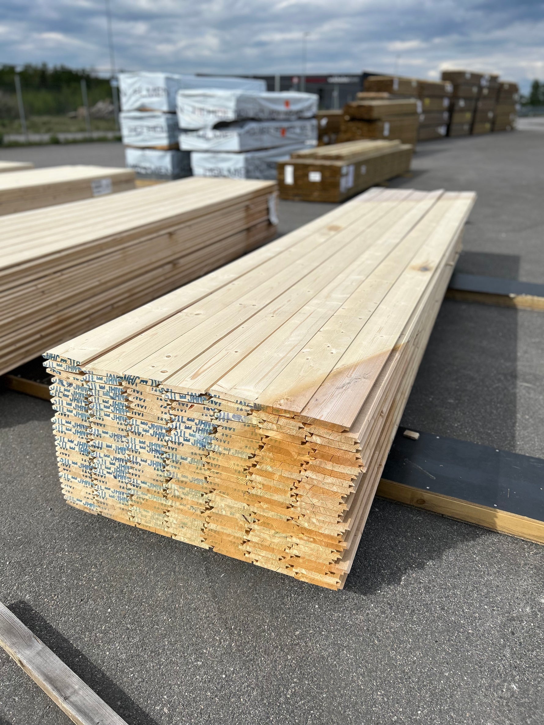 Paket Ytterpanel Dubbelfas Fals 22x145mm 4.20m – 175st (Obehandlad) Väderbitet