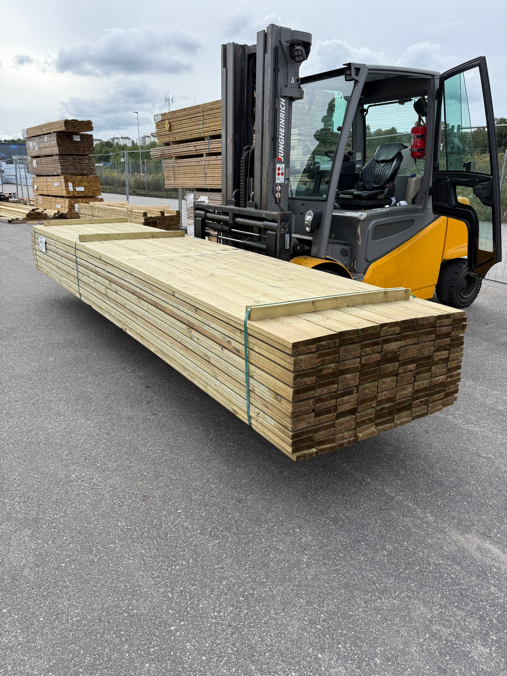 Paket Tryckimpregnerad Trall 28x120 mm – 4,80 m 144st (G4-3)