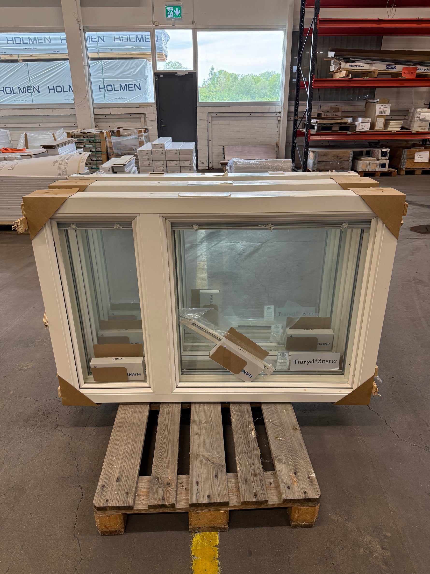 Fönster "Trarydfönster" 1400x950mm Nya/Oanvända
