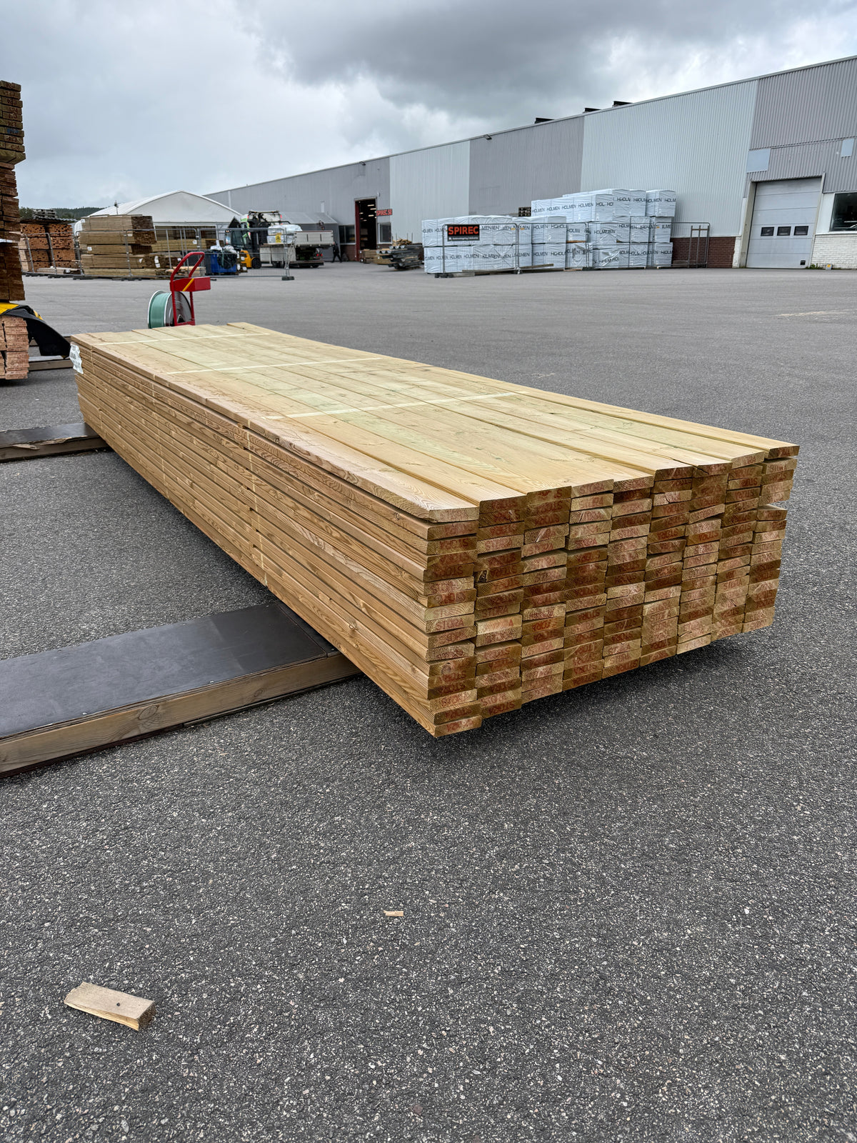 Paket Tryckimpregnerad Trall 28x120mm, 153st 4,20m (G4-2)
