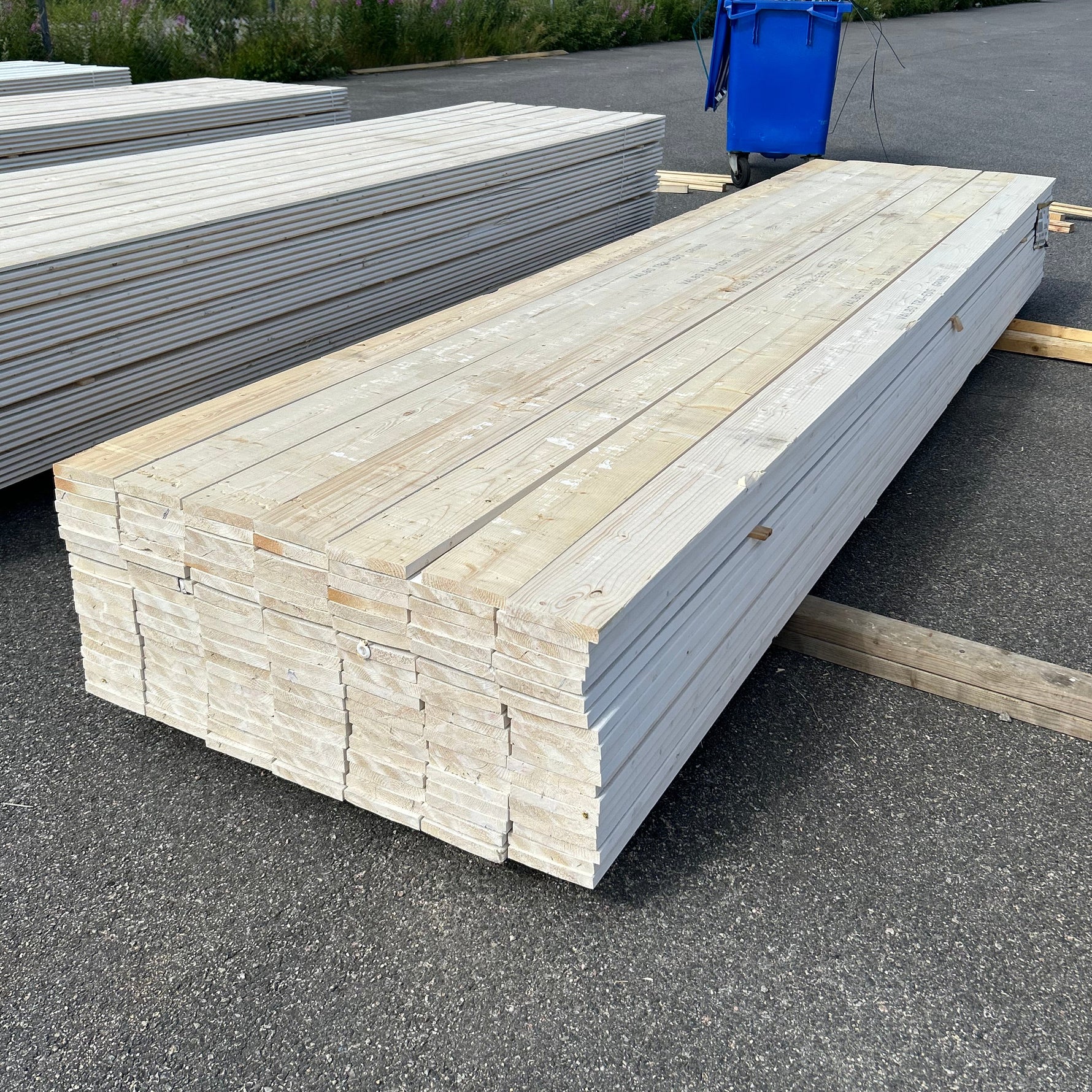 Paket Finsågade Brädor 22x145mm 4,20m 133st Grundmålade