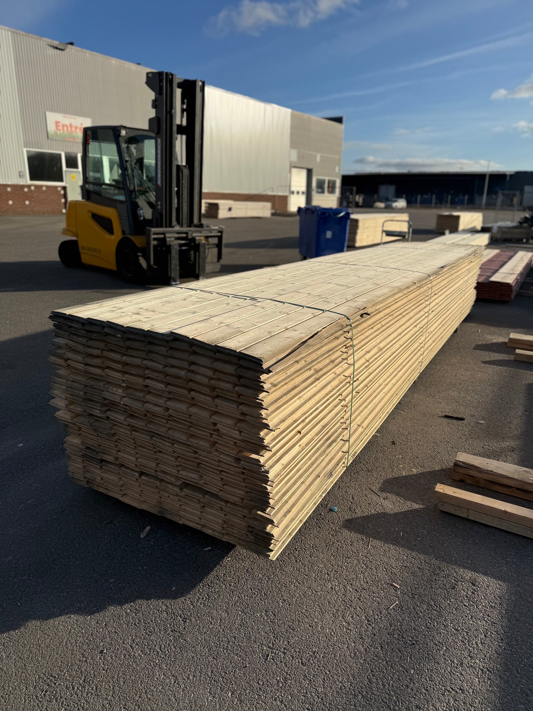 Paket Ytterpanel Enkelfas Fals Ändspont 22x120mm – 250 st 5,40 m - Spirec