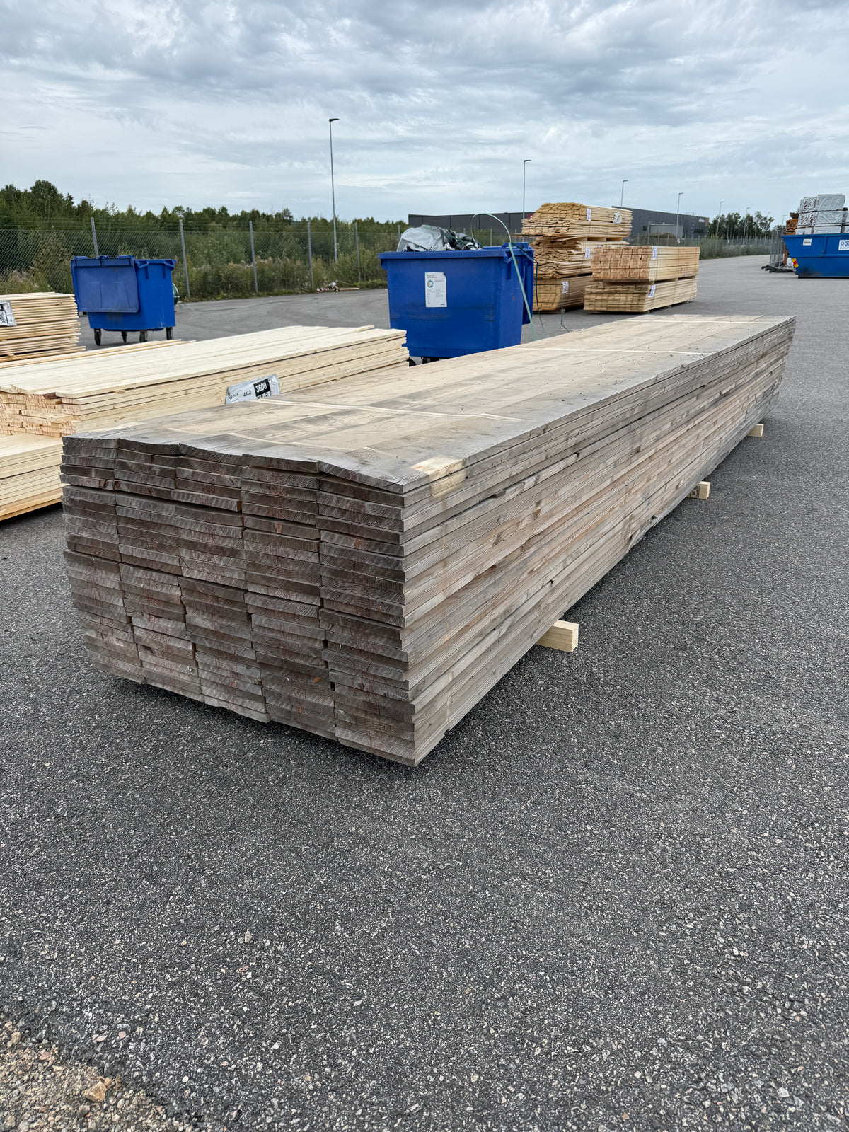 Paket Finsågade Brädor 22x195 mm – 4,80 m 130st (Fuktskadat)
