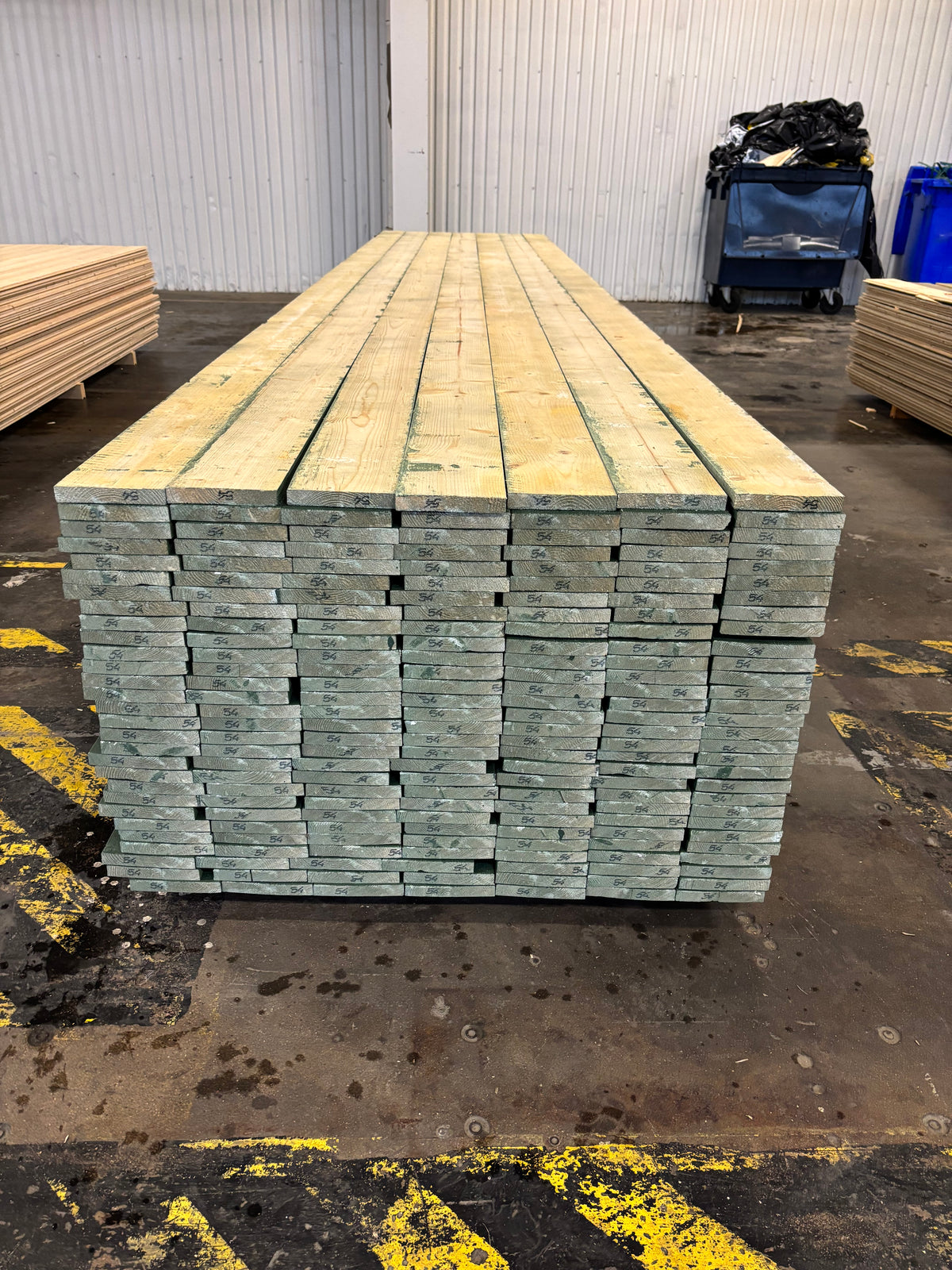 Paket Finsågade Brädor 22×145 mm Mellanstrukna 5,40 m – 203 st