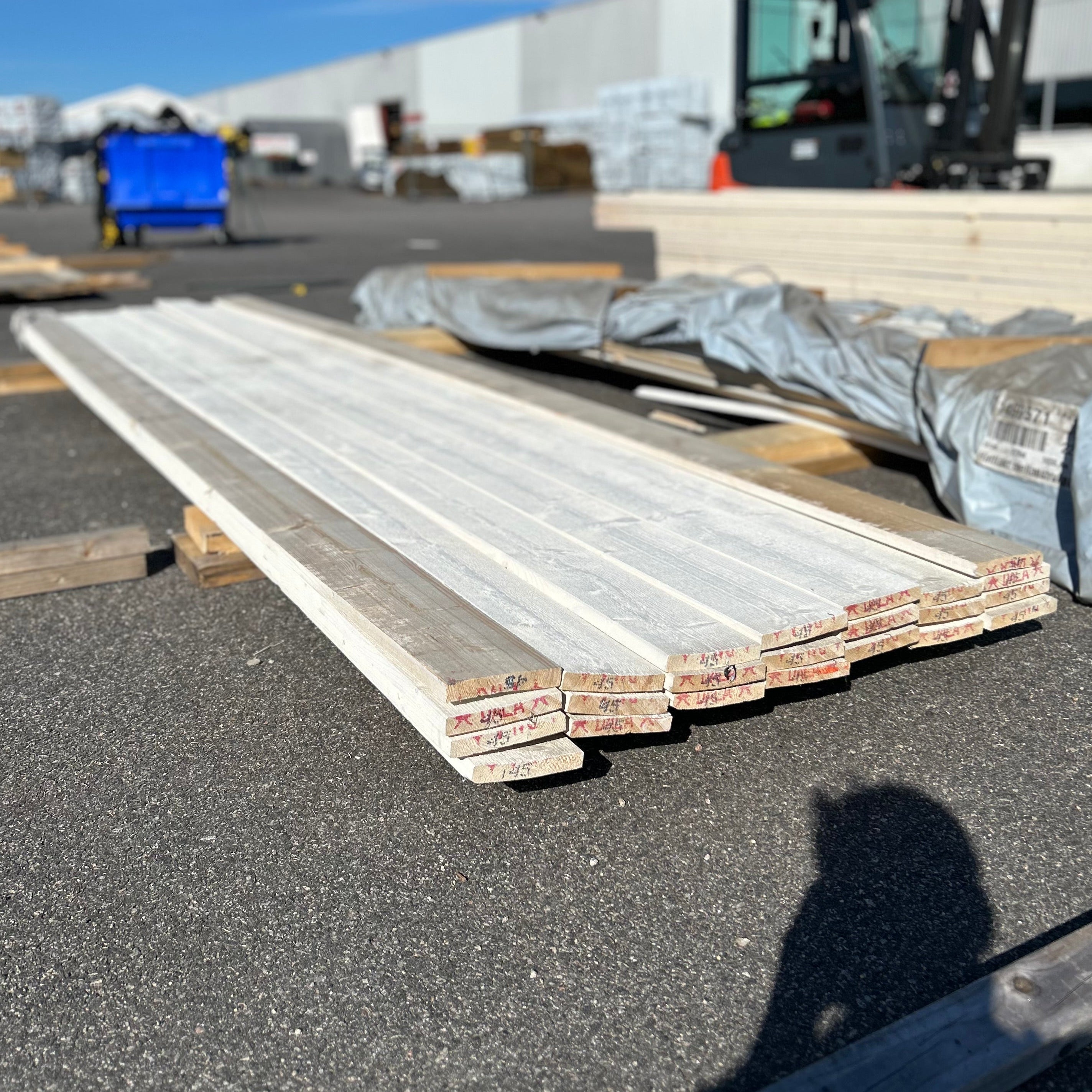 Paket Finsågade Brädor 22x120mm , 22st 4.50m Grundmålade