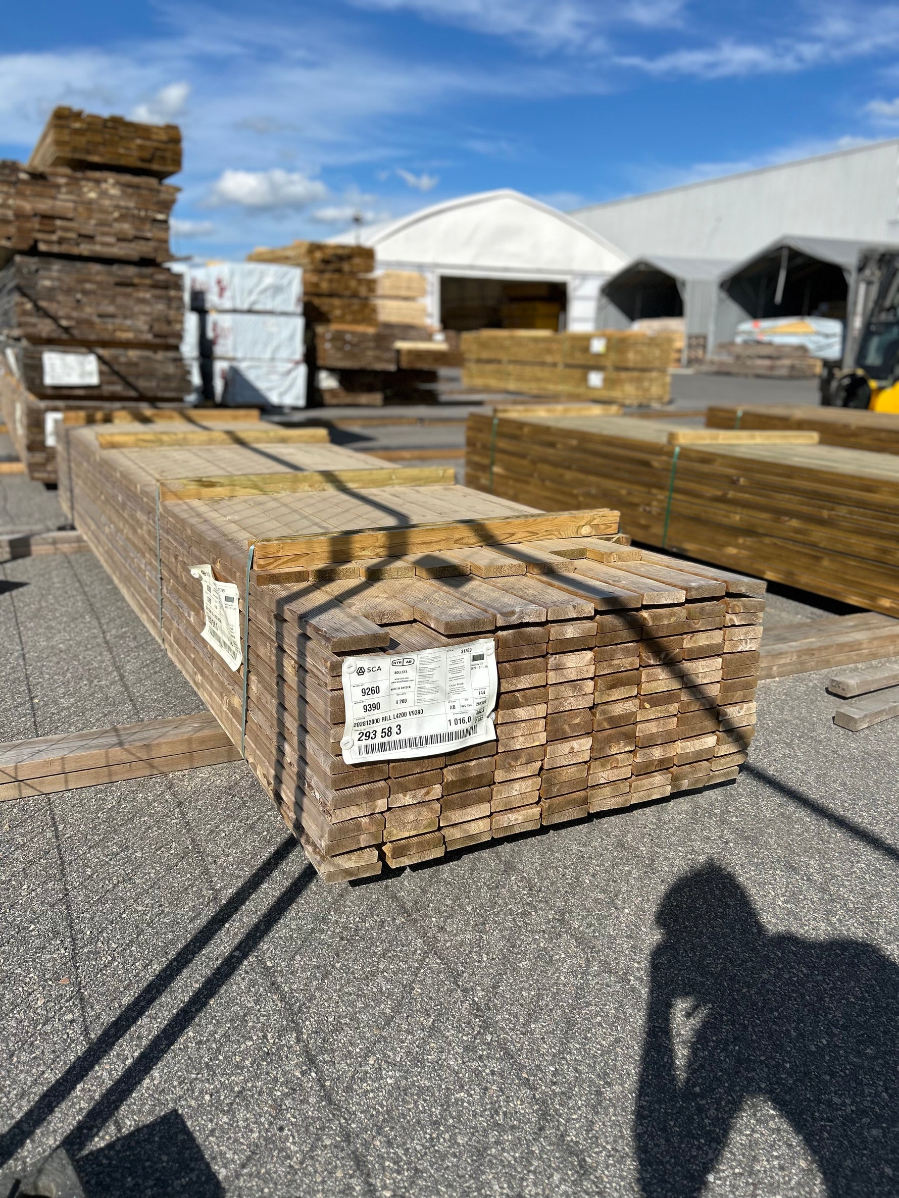 Paket Tryckimpregnerad Rillad Trall 28x120mm 3,90–4,20m 144st Väderbitet