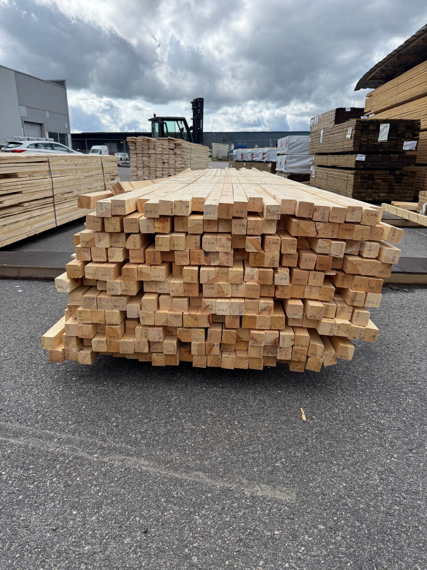 Paket Furu Reglar 45×45 mm – 231 st (3,90-5,40m)