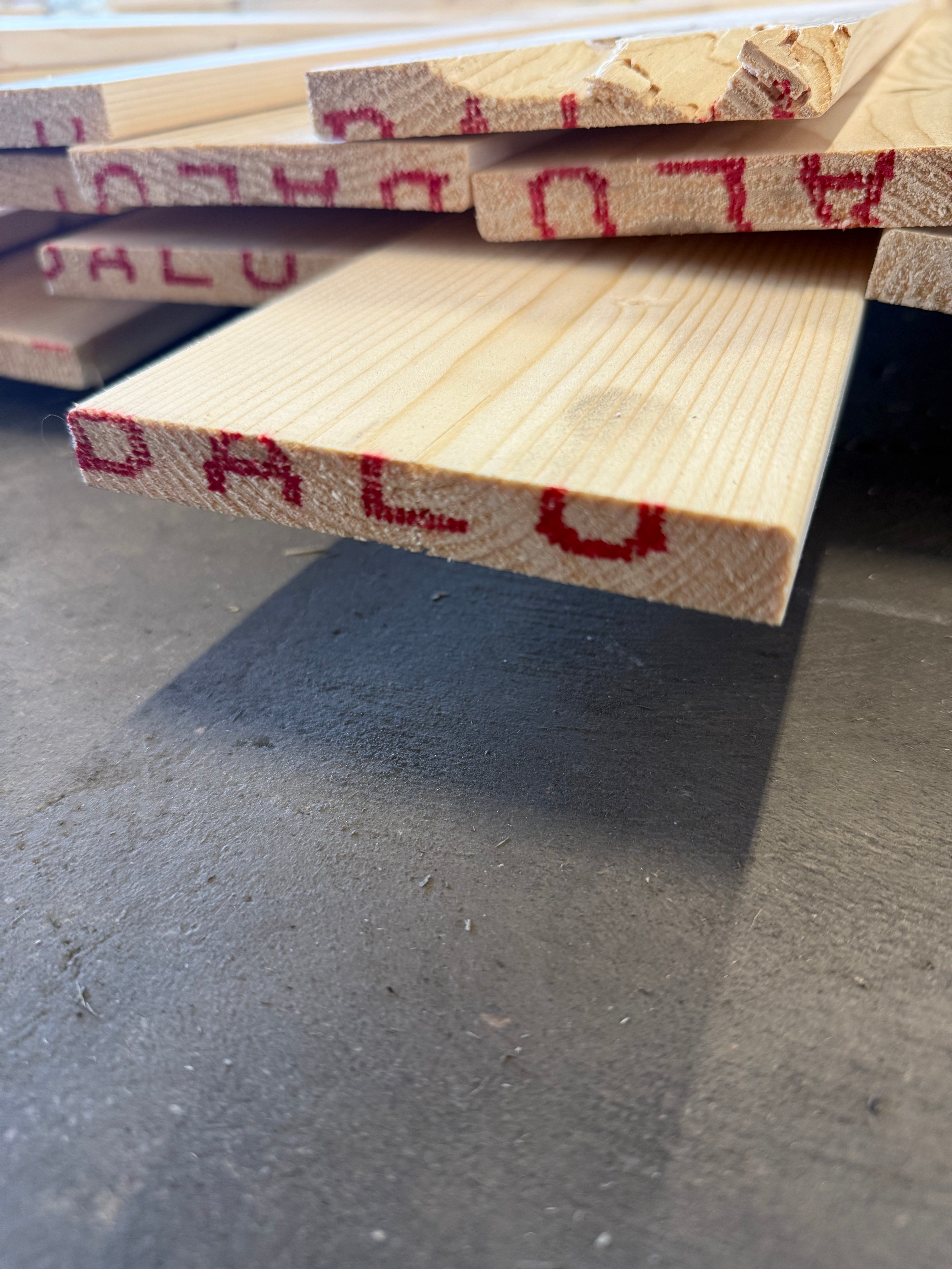 Paket Hyvlade Brädor 15x120 mm – 5,40 m – 26 st