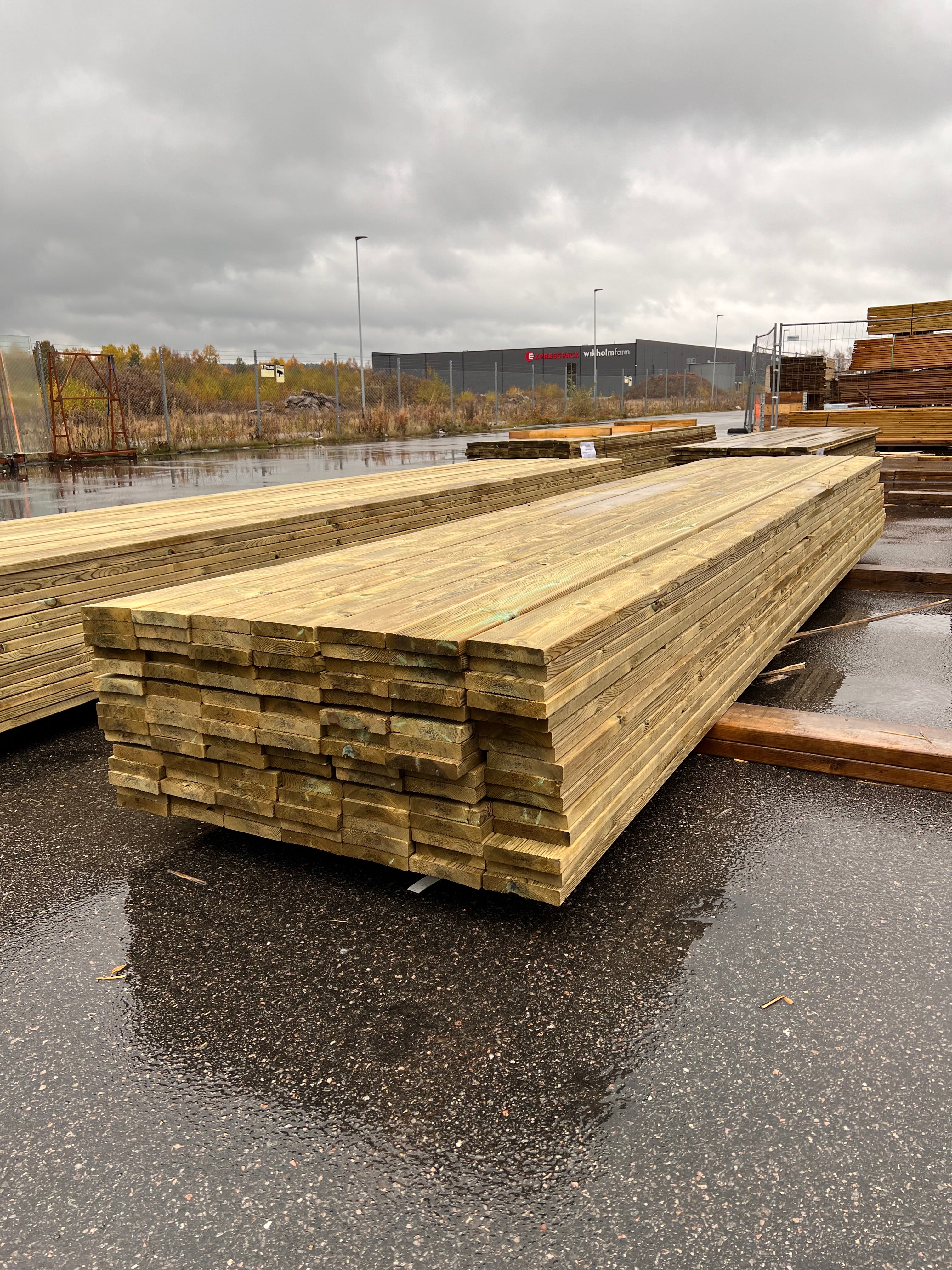 Paket Trall Rillad 28x145mm – 105 st 4.80m Tryckimpregnerad B-sort