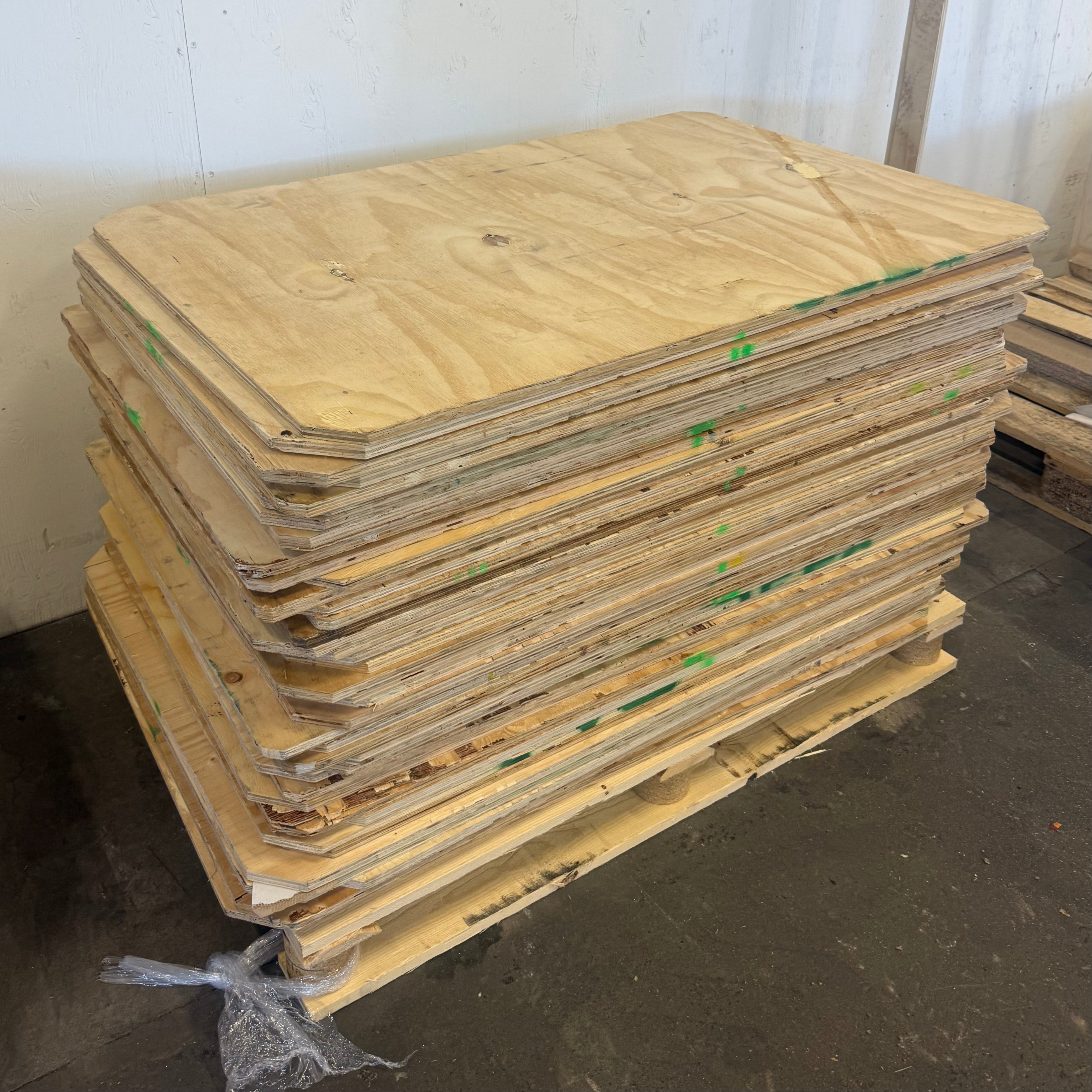 Plywood Bitar 15mm 800x1200mm