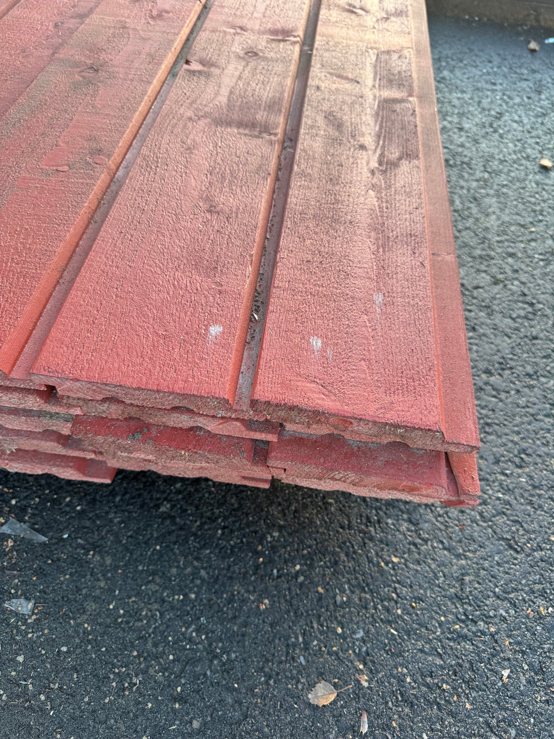 Paket Ytterpanel Falsad Enkelfas 21x147 mm – 46 st (5,10 m, Brandröd) - Spirec
