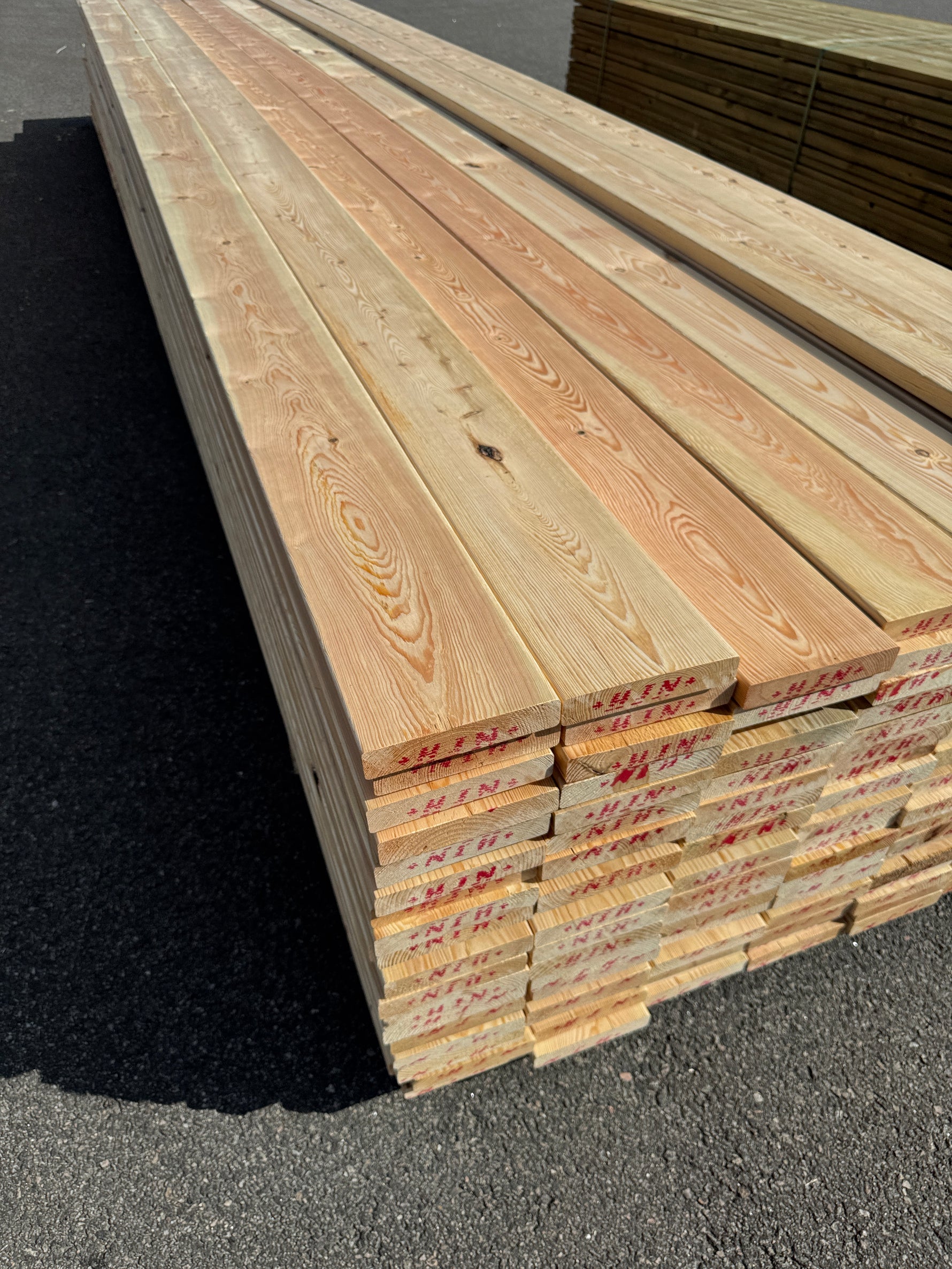 Paket Hyvlad 28x145 – 135st – 4.50–5.40 m – ANDRASORTERING
