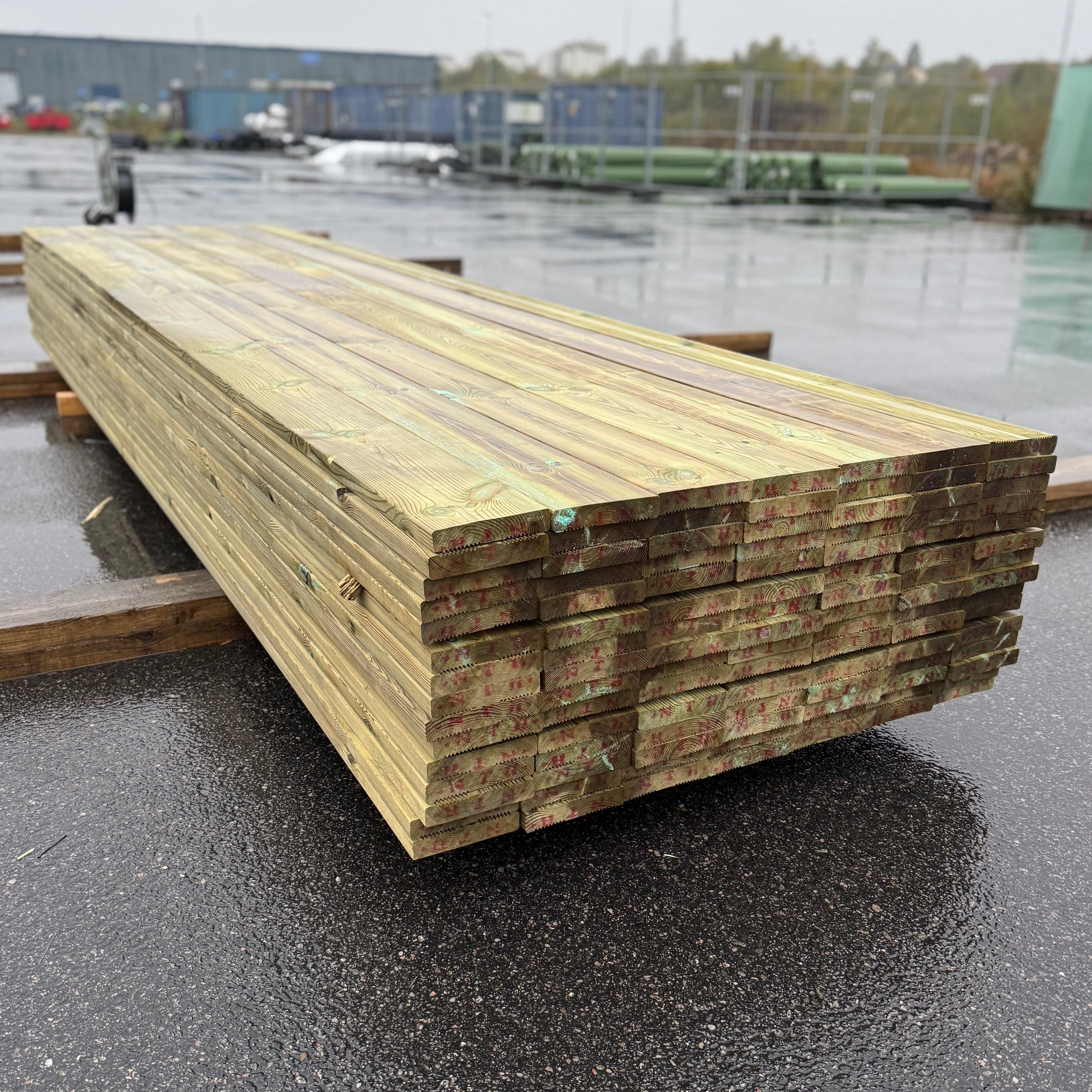 Paket Tryckimpregnerad Rillad Trall 27x145 – 105 st 4,20m (B-sortering)