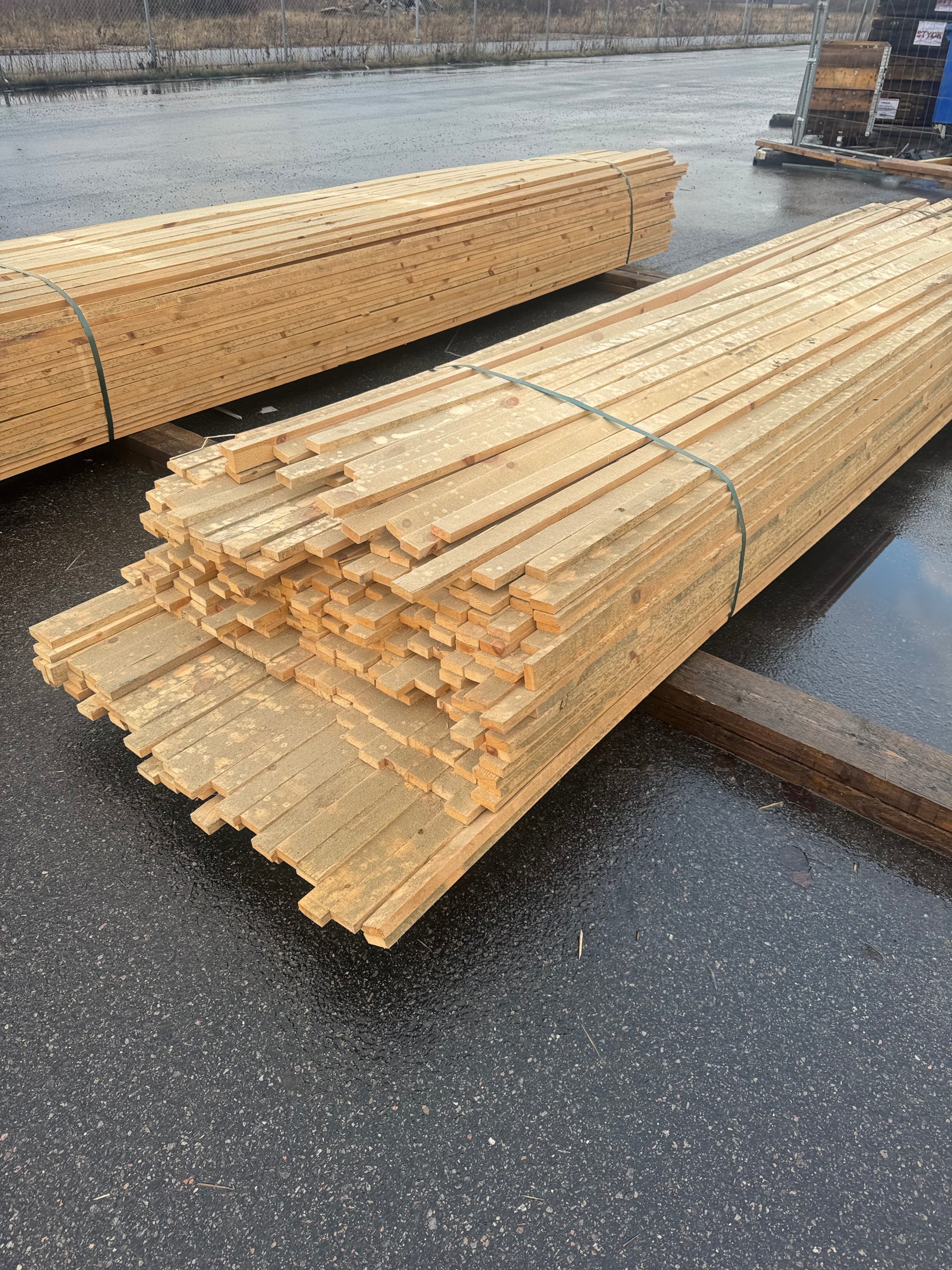 Paket Läkt 19x52 – ca 320 st (4,2–4,5 m, ohyvlade) - Spirec