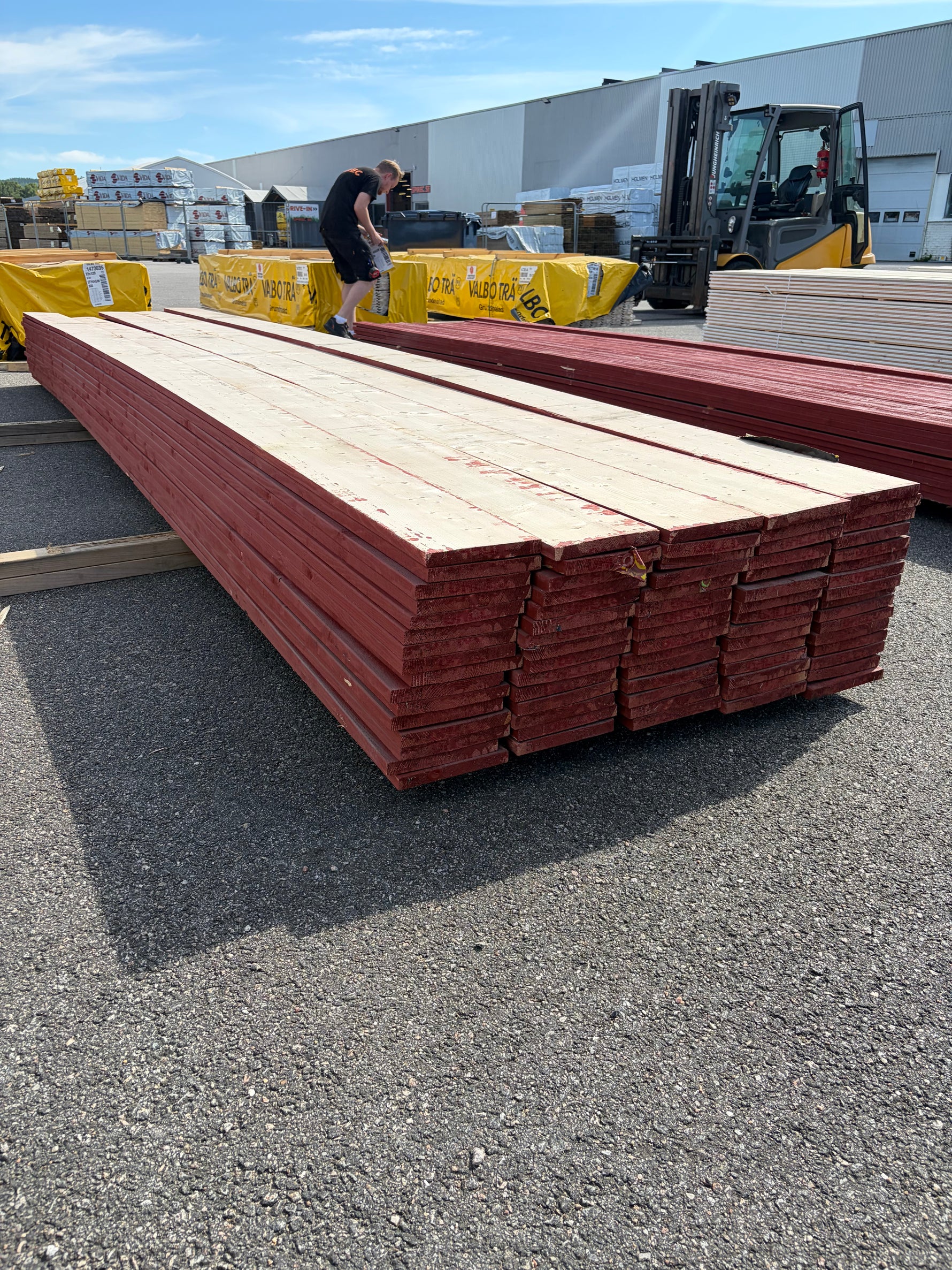 Paket Finsågade Brädor 22x195mm, 77st 5.40m Grundmålad