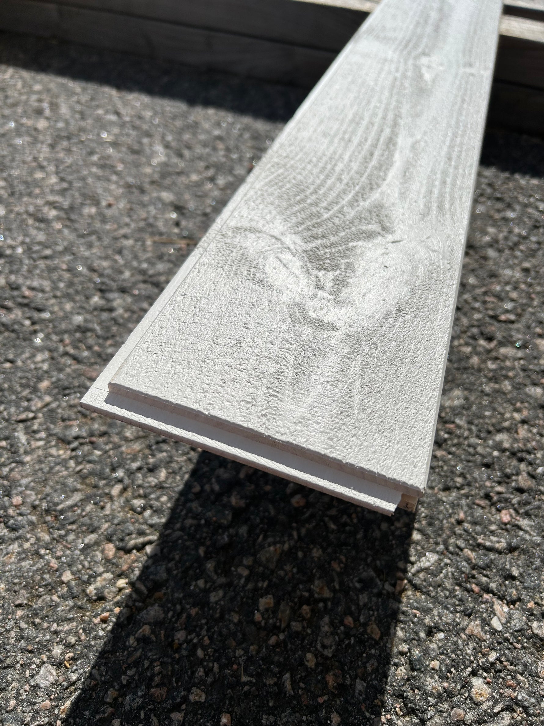 Parti Finsågad Slätspont 15x120mm 3,60m- 9 paket Furu Vit Grundmålad