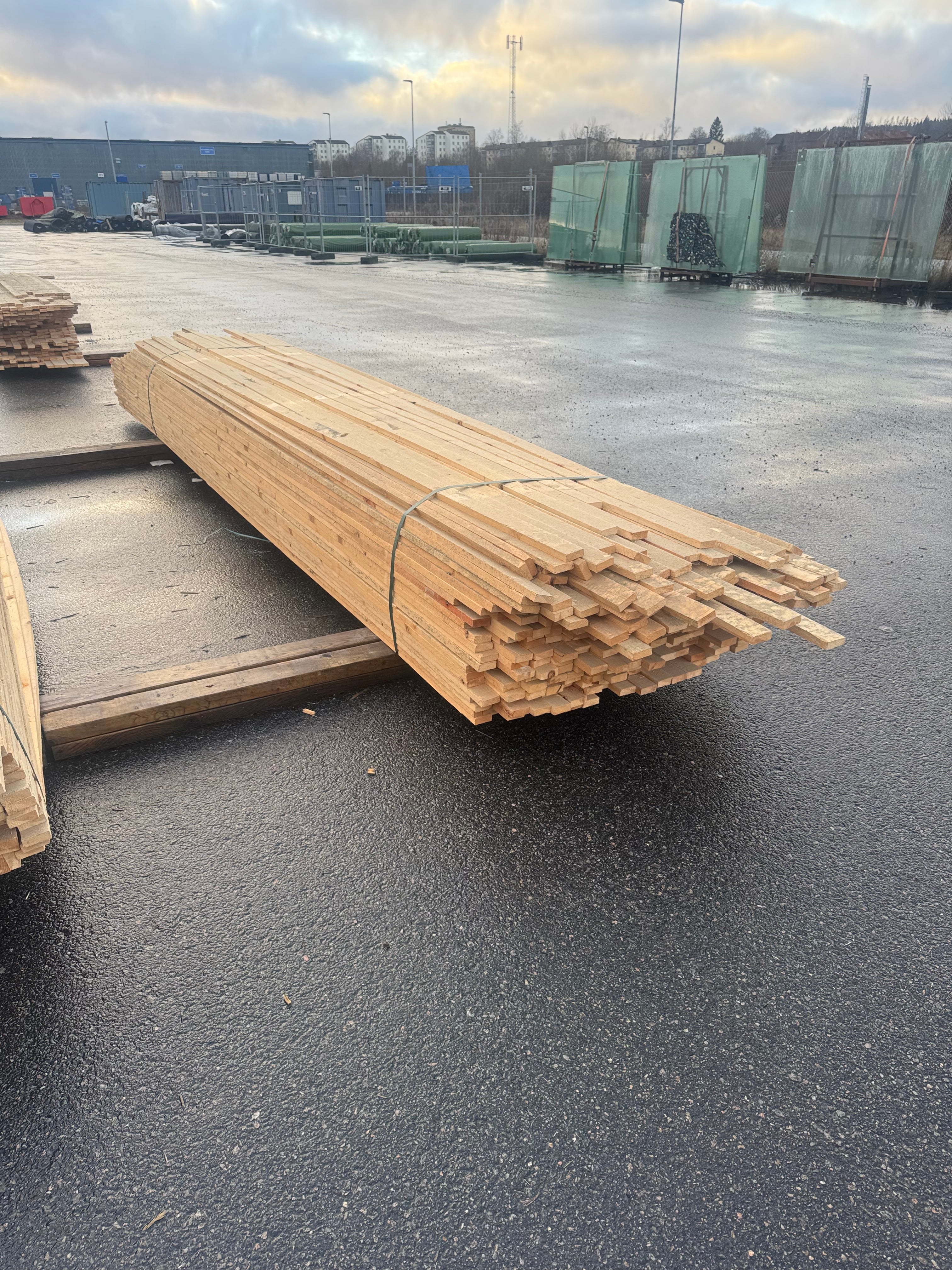 Paket Läkt 19x52 – 342 st (4,2–4,8 m, ohyvlade) - Spirec