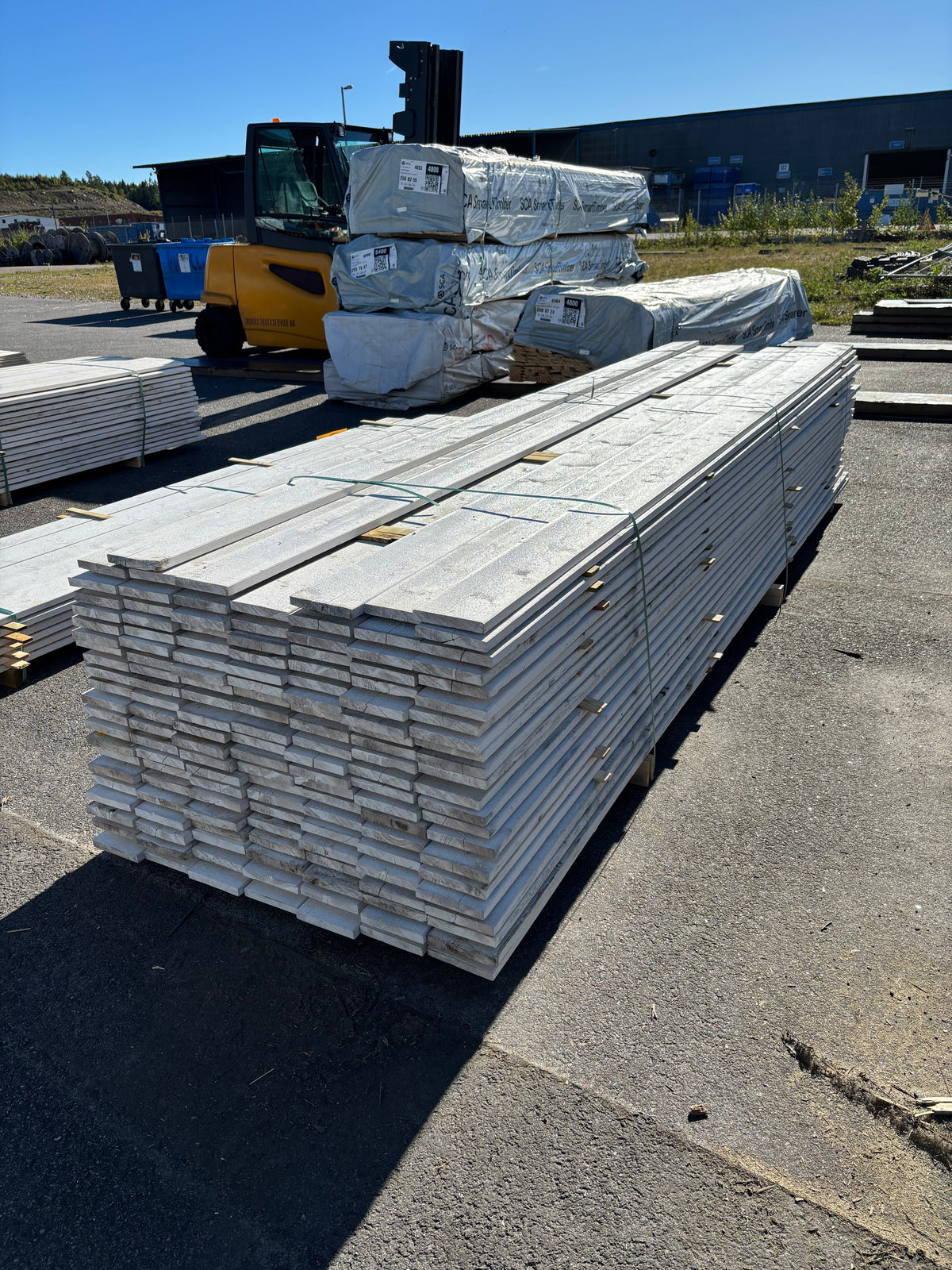 Paket Finsågade Brädor 22x145mm 3,90m 148st Grundmålade