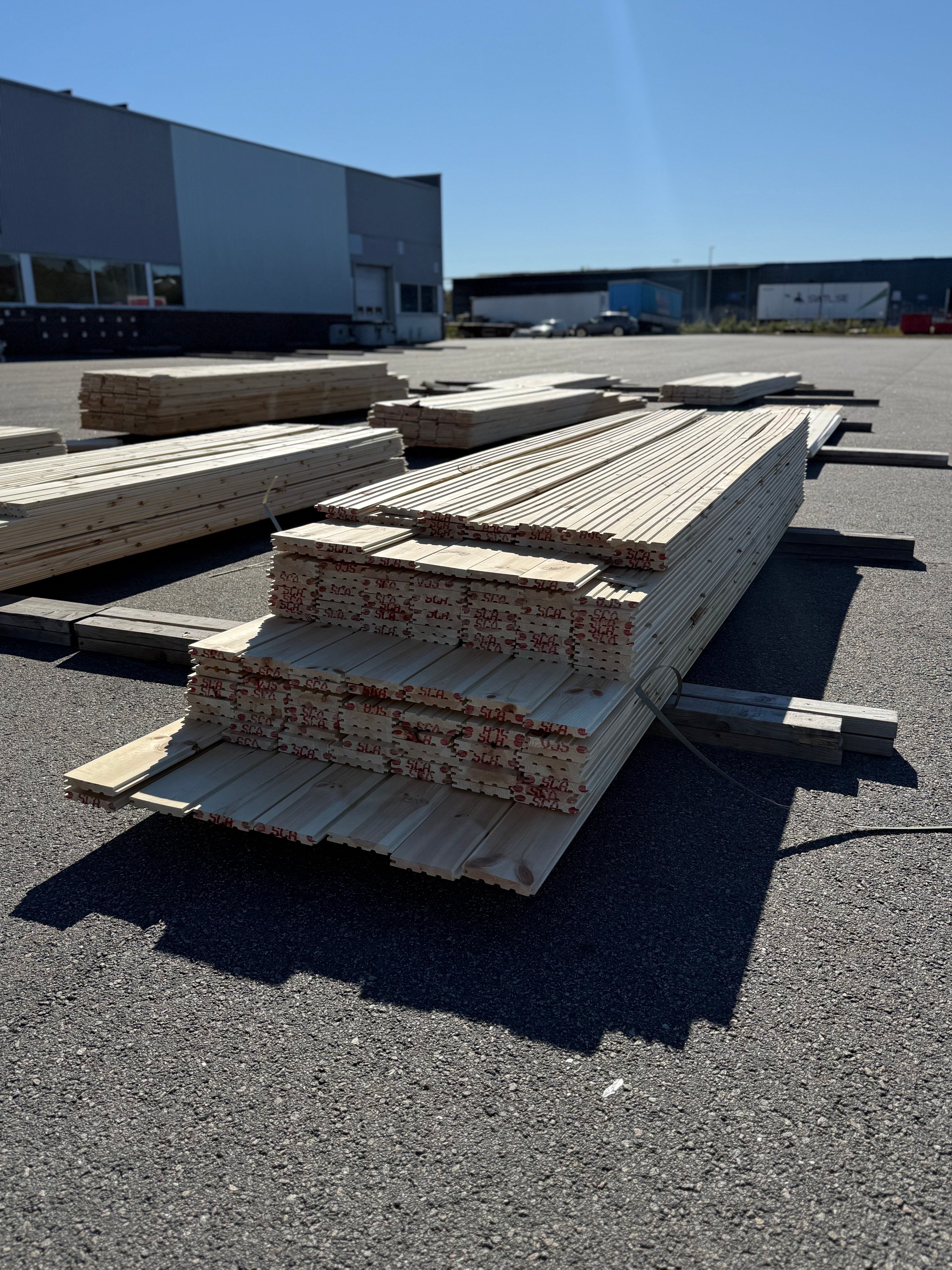 Paket Golv 20,5x142mm – 154 st (3,30–4,20 m, furu, obehandlad)