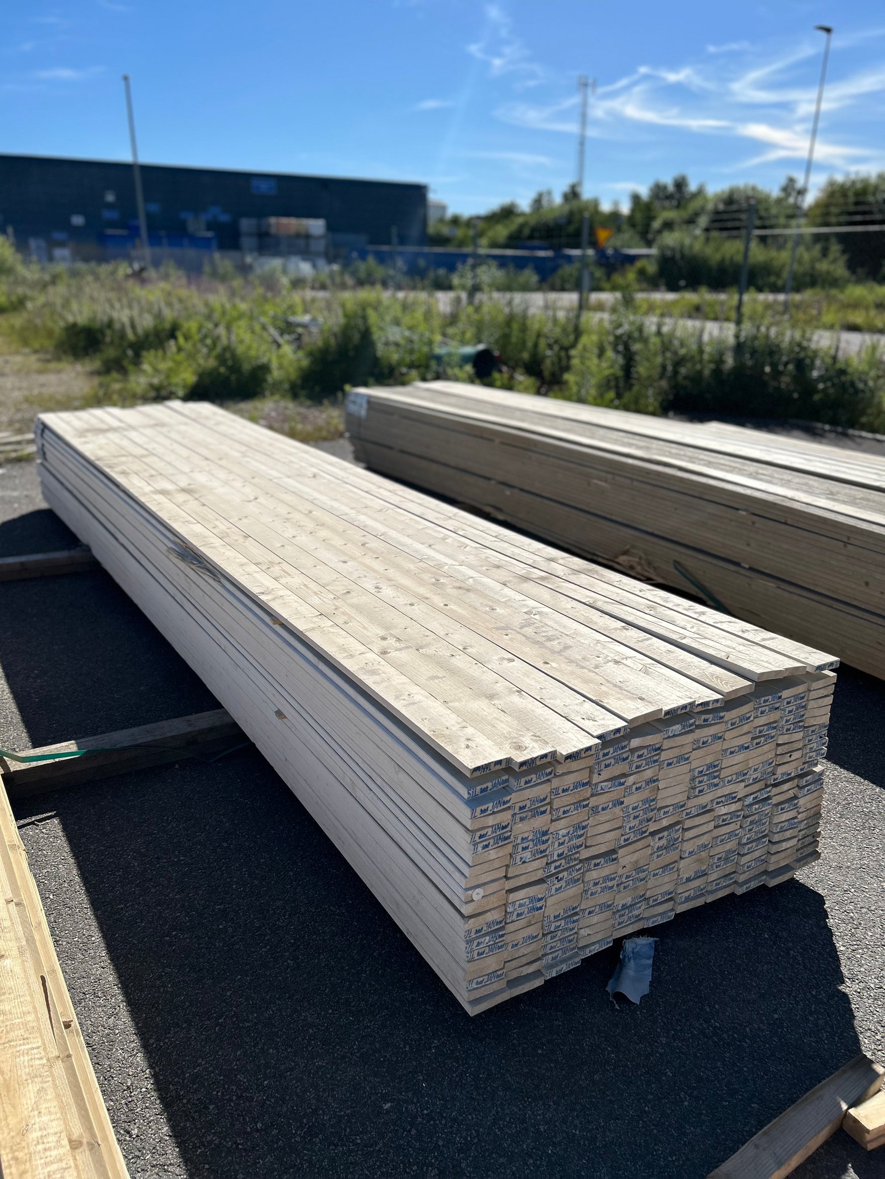 Paket Finsågade Brädor 22x95mm, 231st 4.80m Grundmålad