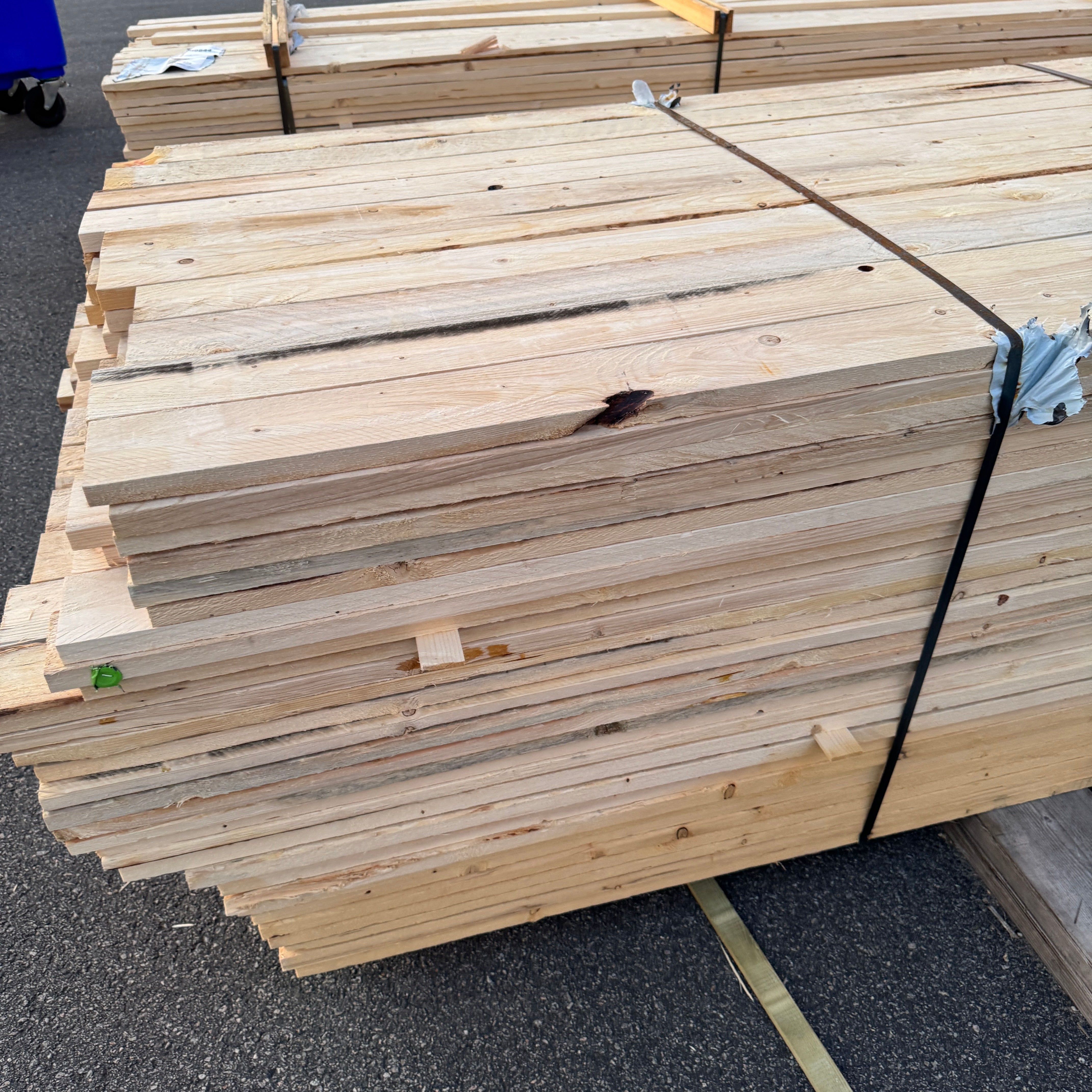 Paket Brädor 25x100mm Råsågad – 294 st (3,6–5,4 m, gran, obehandlad)