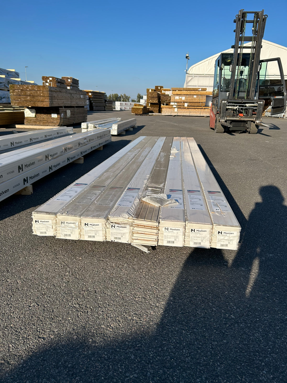 Parti Golv Moelven 14×117×4200 mm – Vit, 29,6 m²