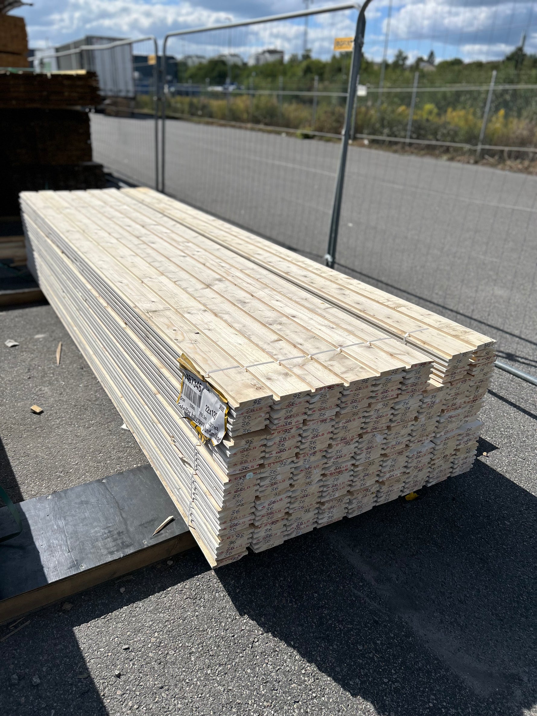 Paket Enkelfas Halvspont 22x120mm 3,60m 220st Grundmålade