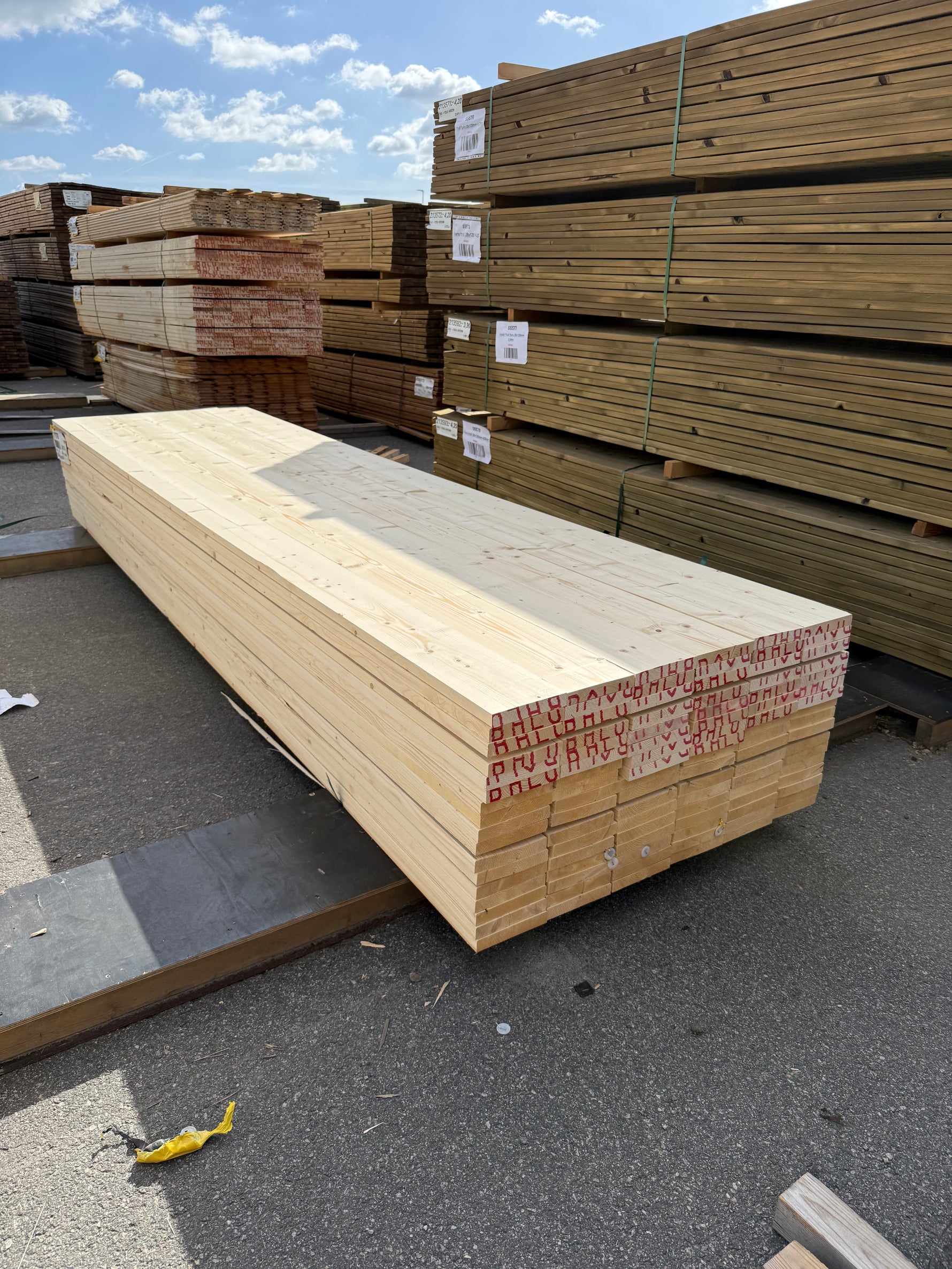 Paket Finsågade Brädor 28x170mm, 102st 3,90m