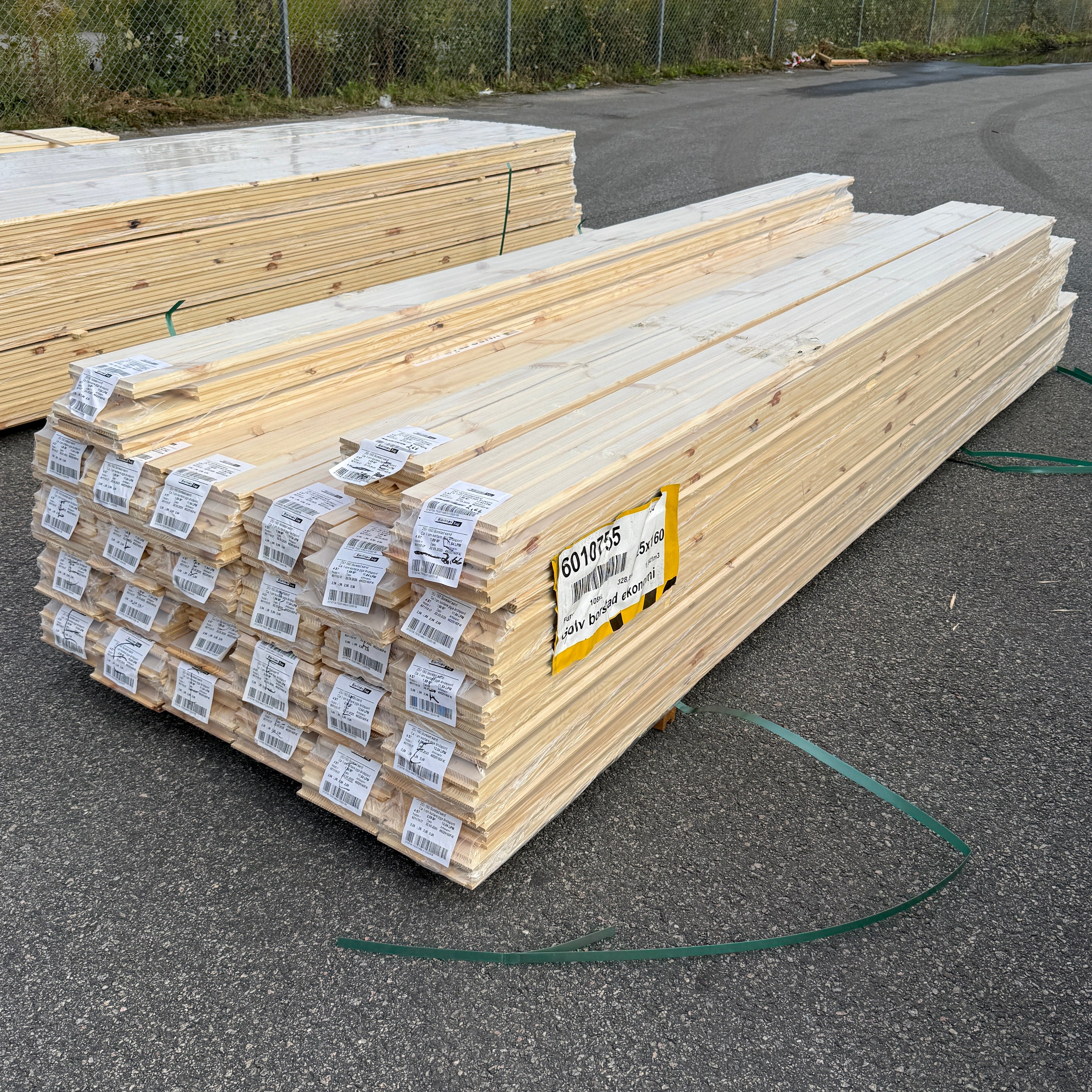 Parti Massivt Furugolv Borstad Ljusgrå Ekonomi 25x160 mm – 51,92 m²