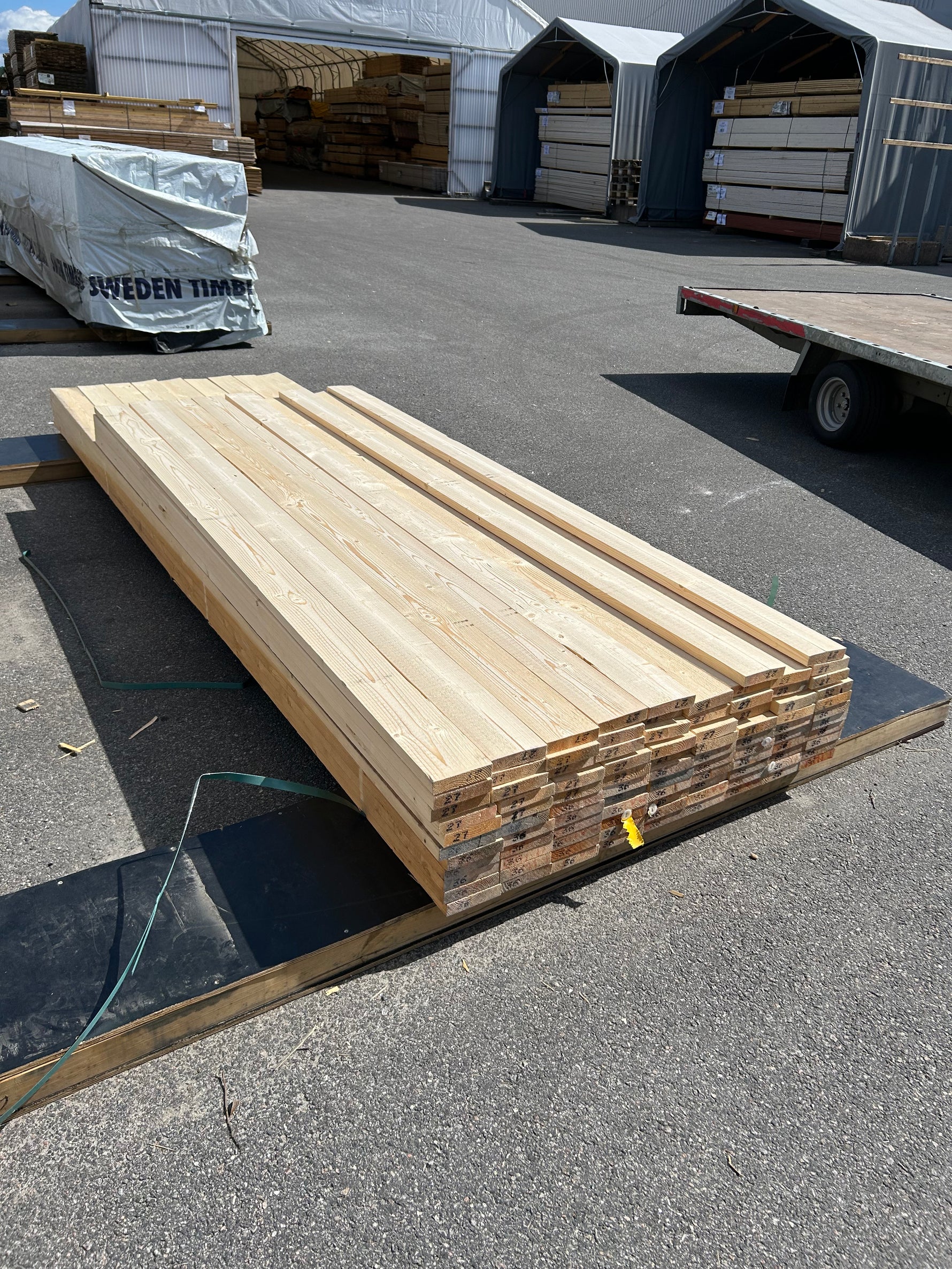 Paket Finsågade Brädor 28x120mm 2,70–3,60m 97st Obehandlade