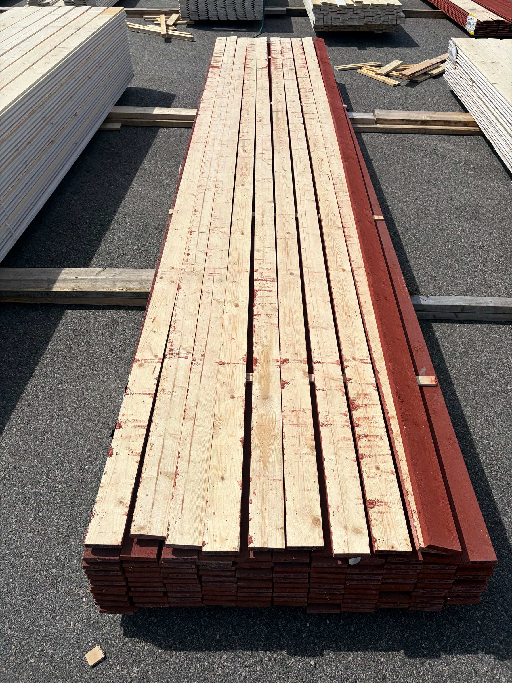 Paket Finsågade Brädor 22x95mm, 120st 5.10m (Slamfärg Röd)
