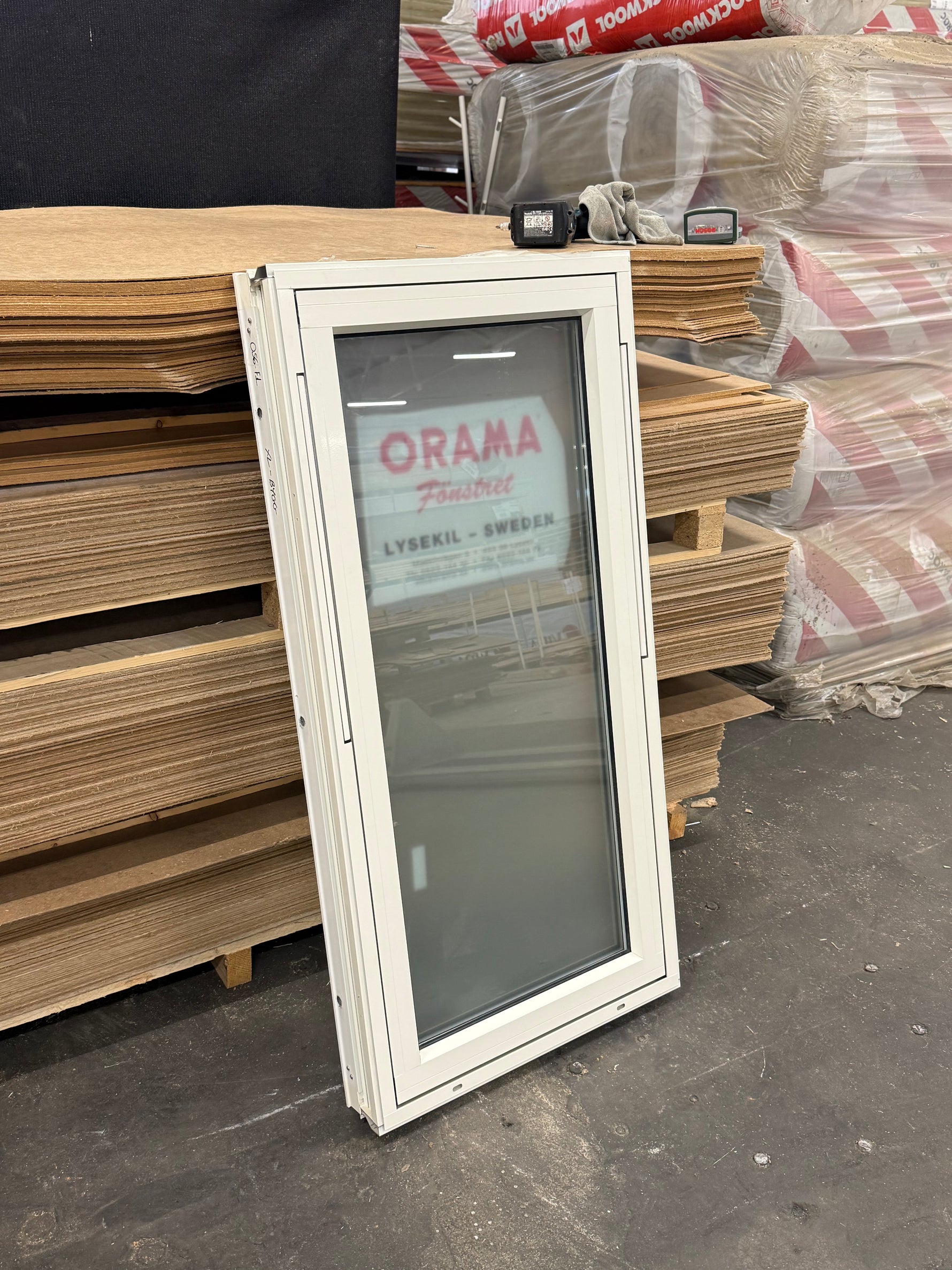 Fönster 68x138 cm Alu/Komposit Frostad Vit - Spirec