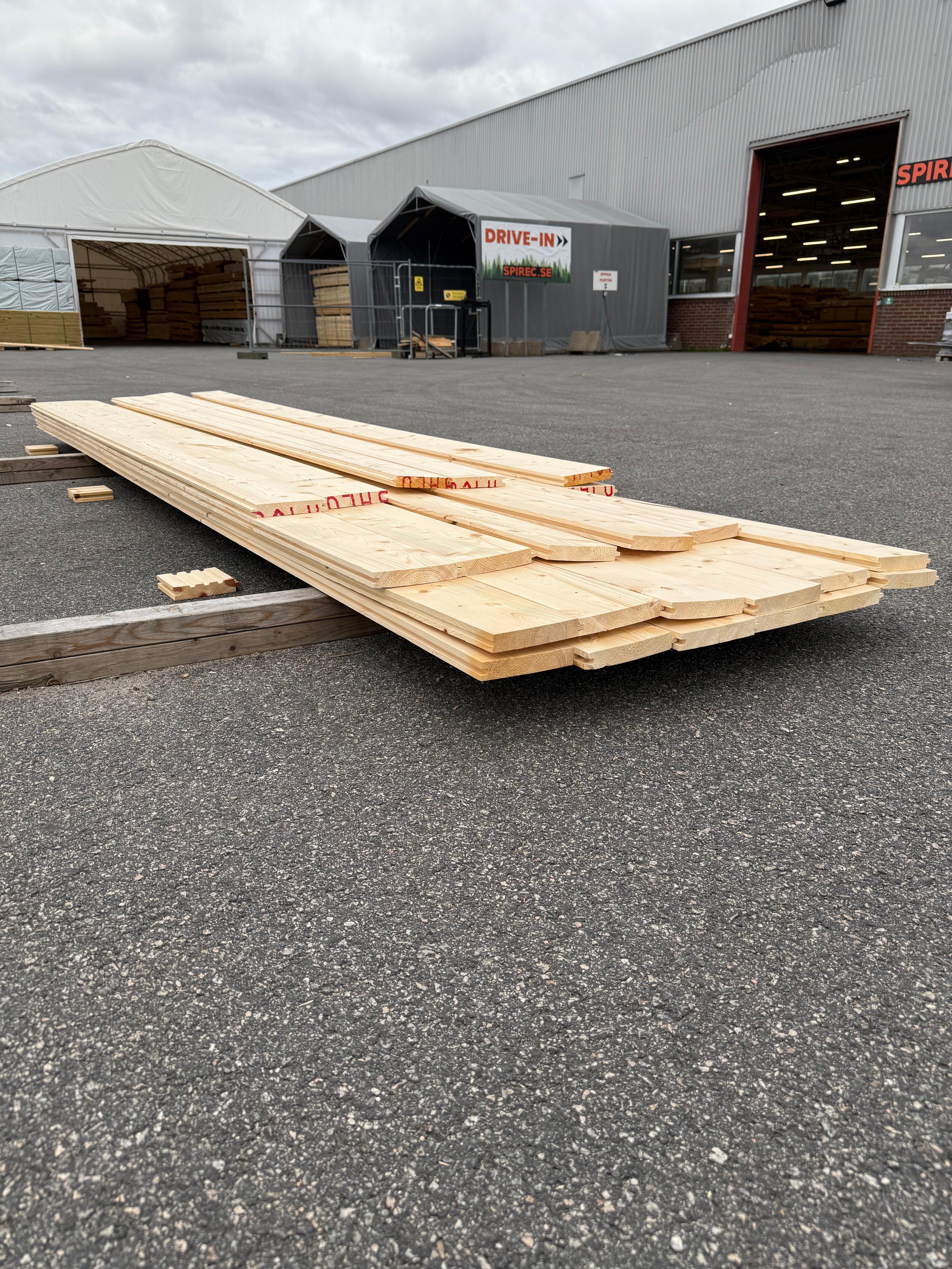 Paket Panel Turbofas utan spår 29x170mm – 23 st (3,30–4,20 m, gran, utskott)