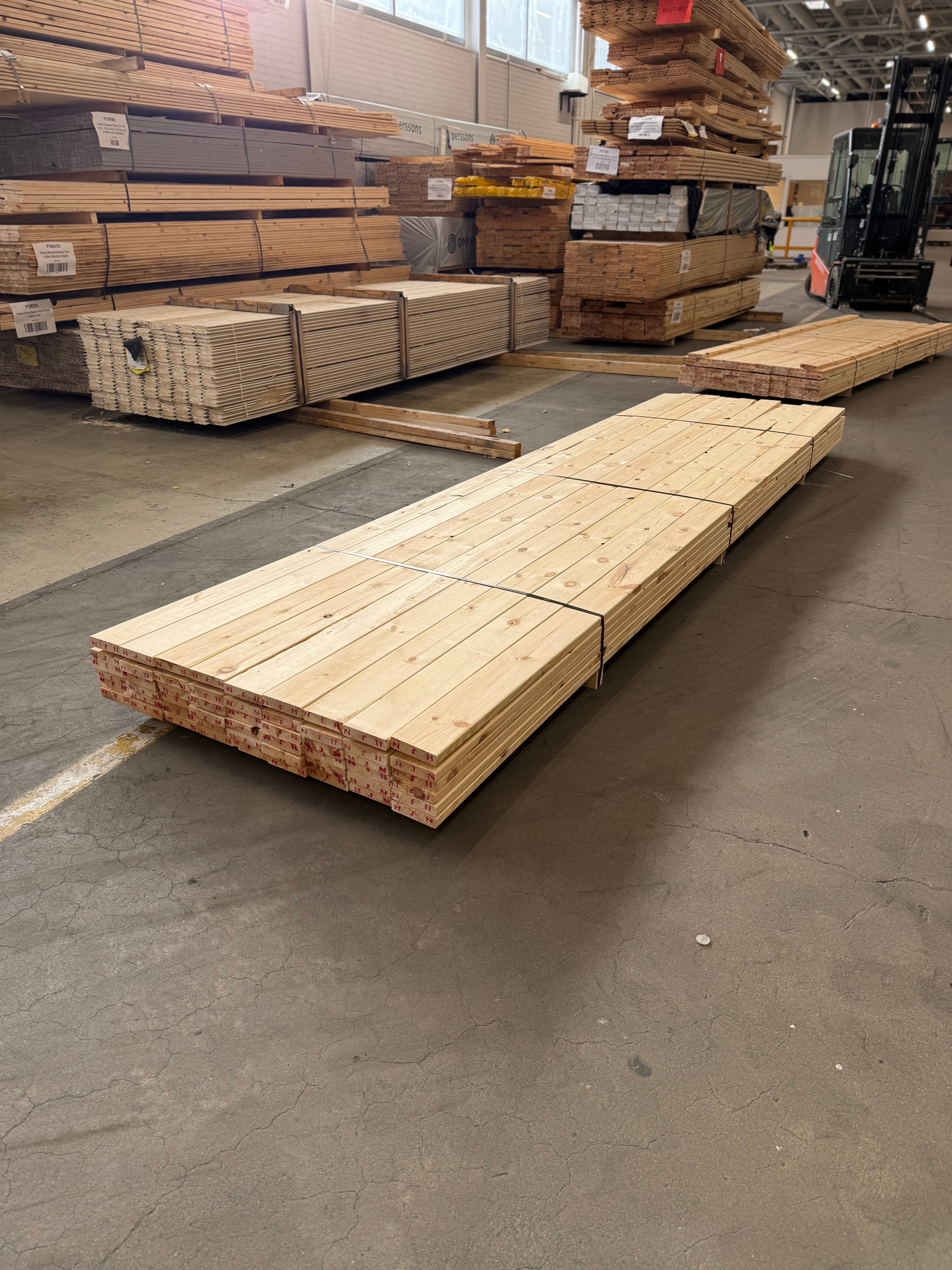 Paket Hyvlade Brädor 28x120mm 4.20m- 54st (Furu) B- sortering