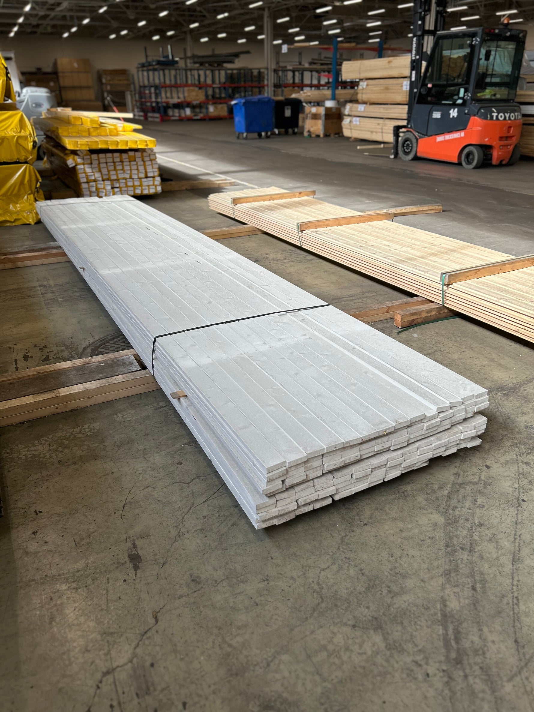 Paket Finsågade Brädor 22x70mm, 139st 5,40m- Grundmålade