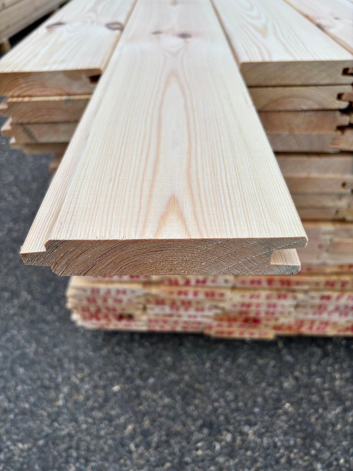 Paket Spontade Furu Brädor 27x145mm 3,60–3,90m – 144st (Andra Sortering)