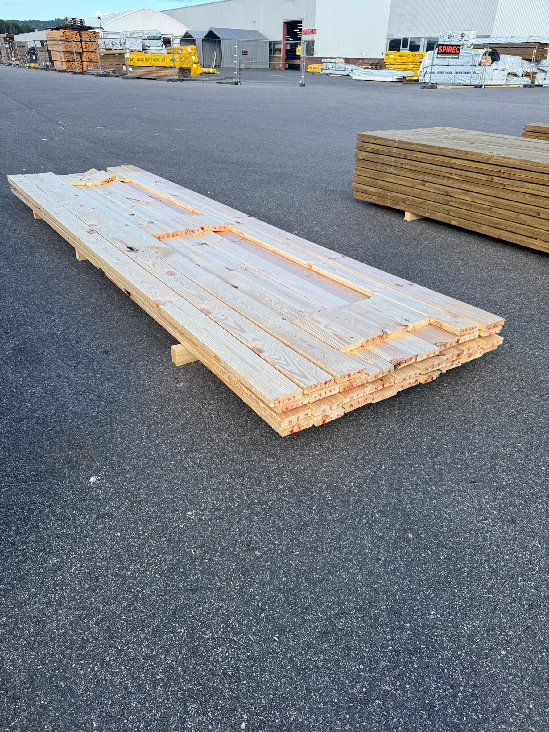 Paket Hyvlad 28x120 – 32st – 3.90 m – ANDRASORTERING