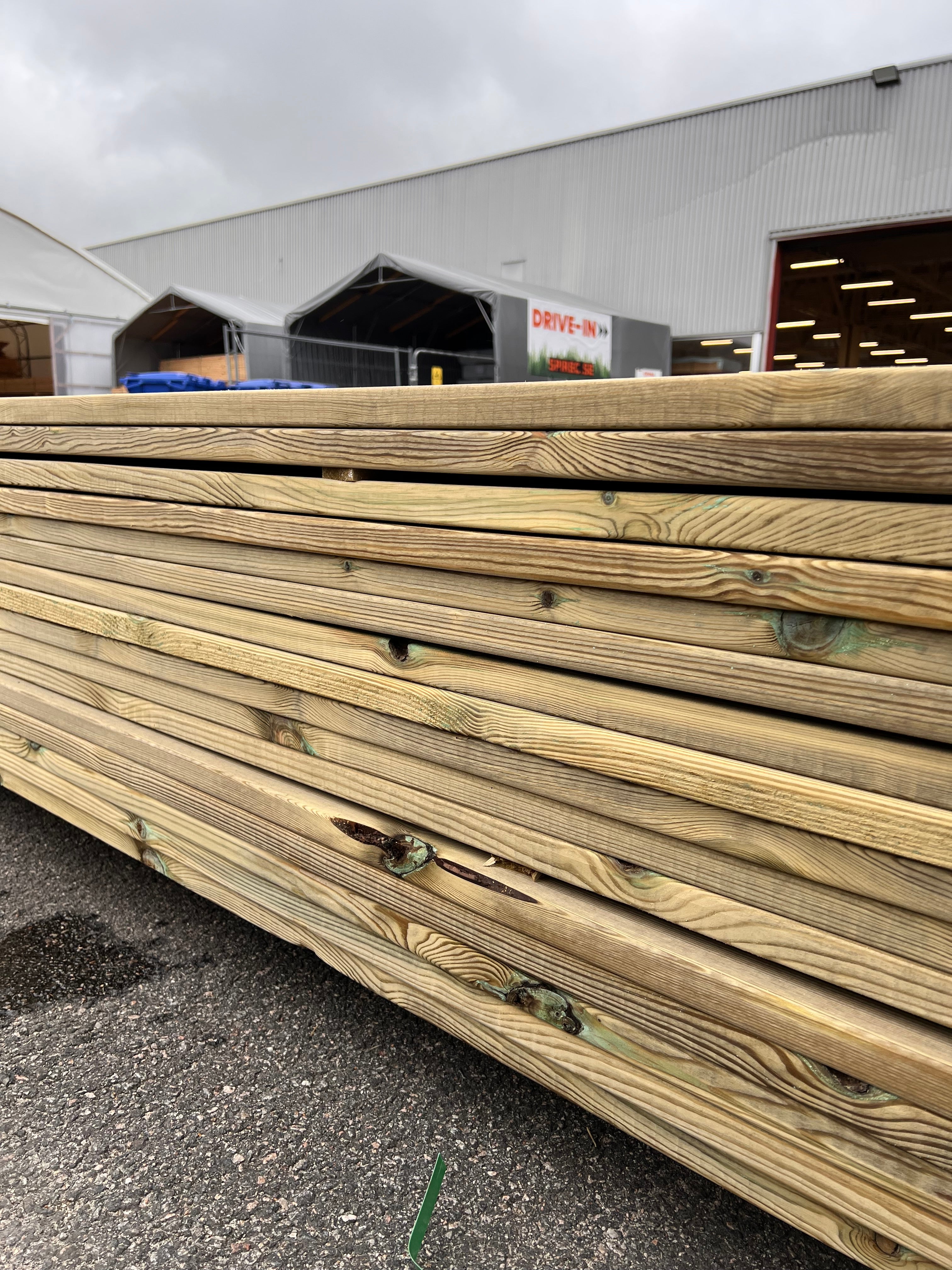 Tryckimpregnerad Rillad Trall 27x145 3,60 m – 112 st (B-sortering)