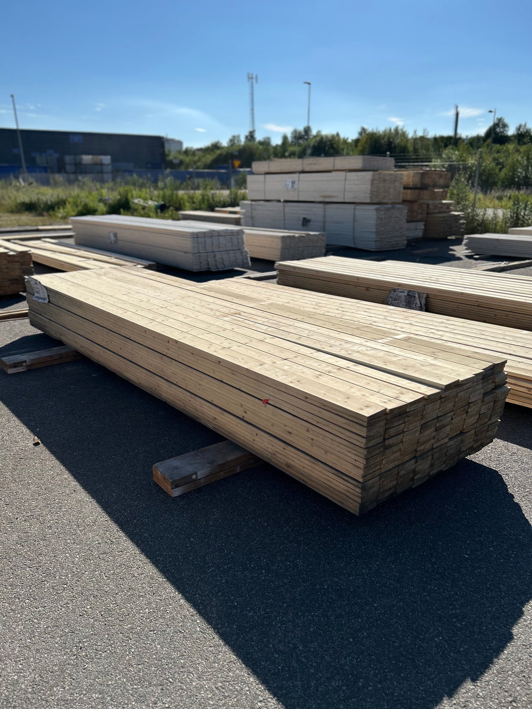 Paket Finsågade Brädor 22x120mm, 180st 4.20m- Väderbitet