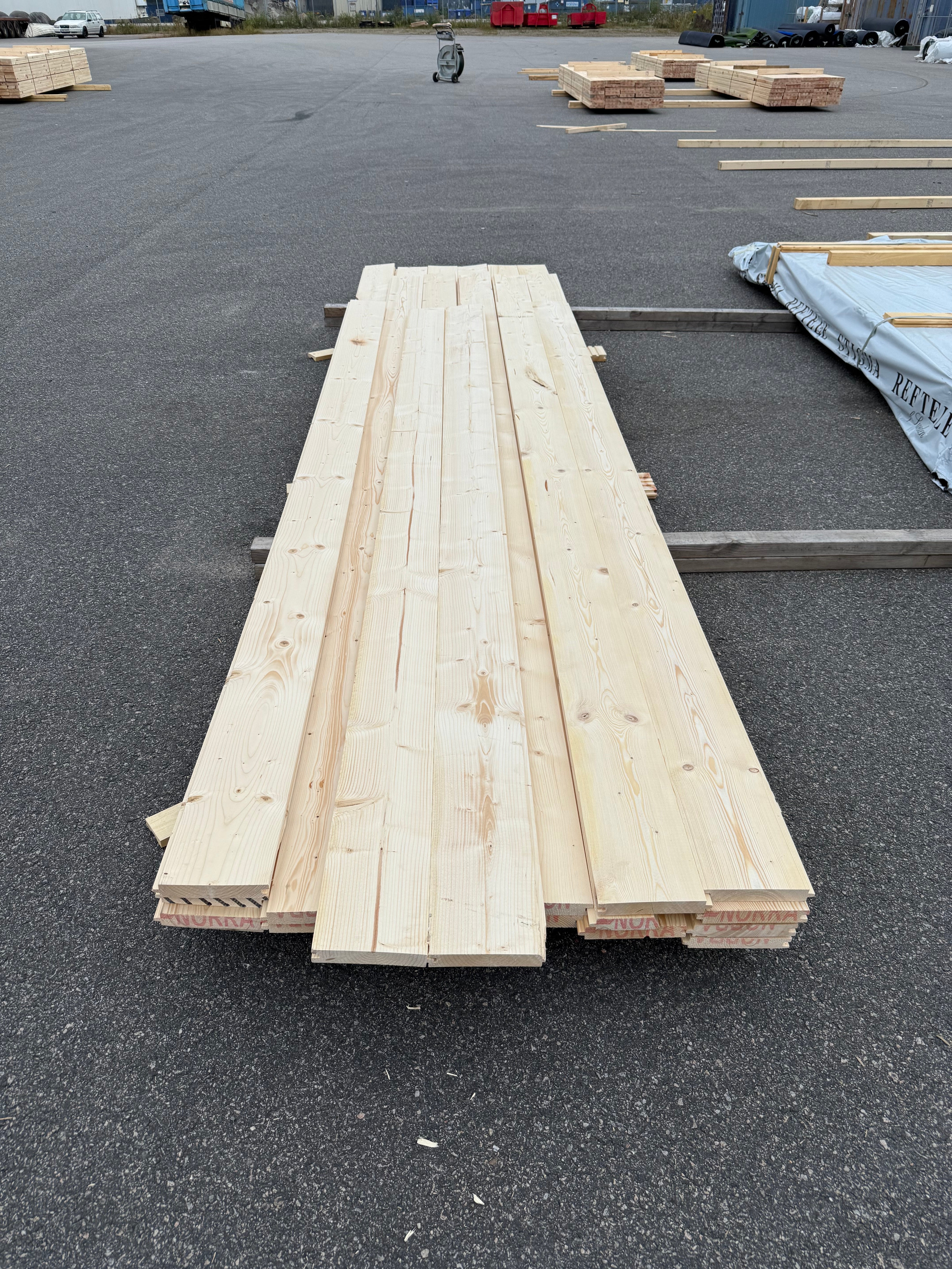 Paket Panel Turbofas utan spår 29x170mm – 23 st (3,30–4,20 m, gran, utskott)