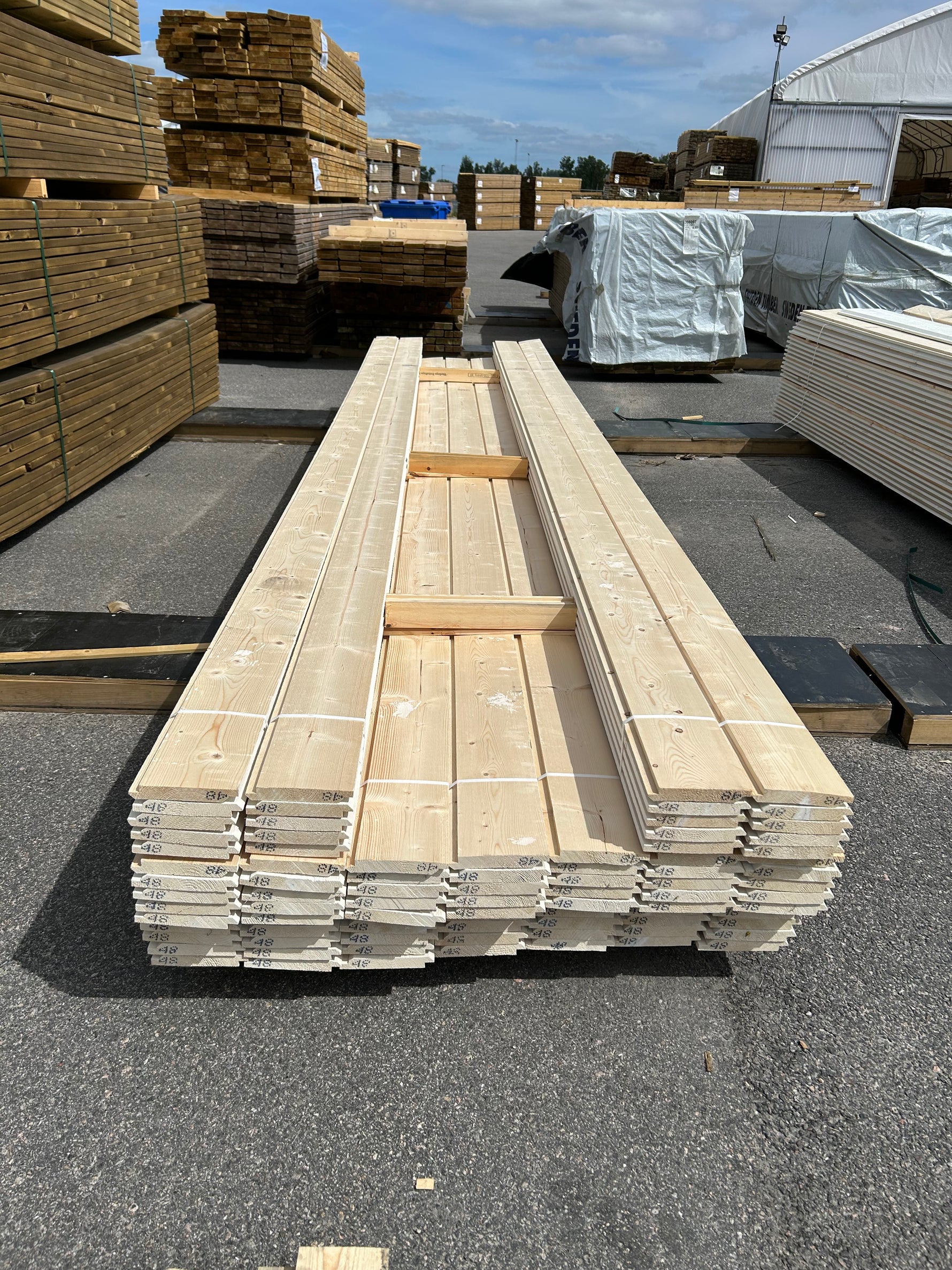 Paket Ytterpanel Dubbelfas Halvspont 22x145mm 4,80m 90st Grundmålad