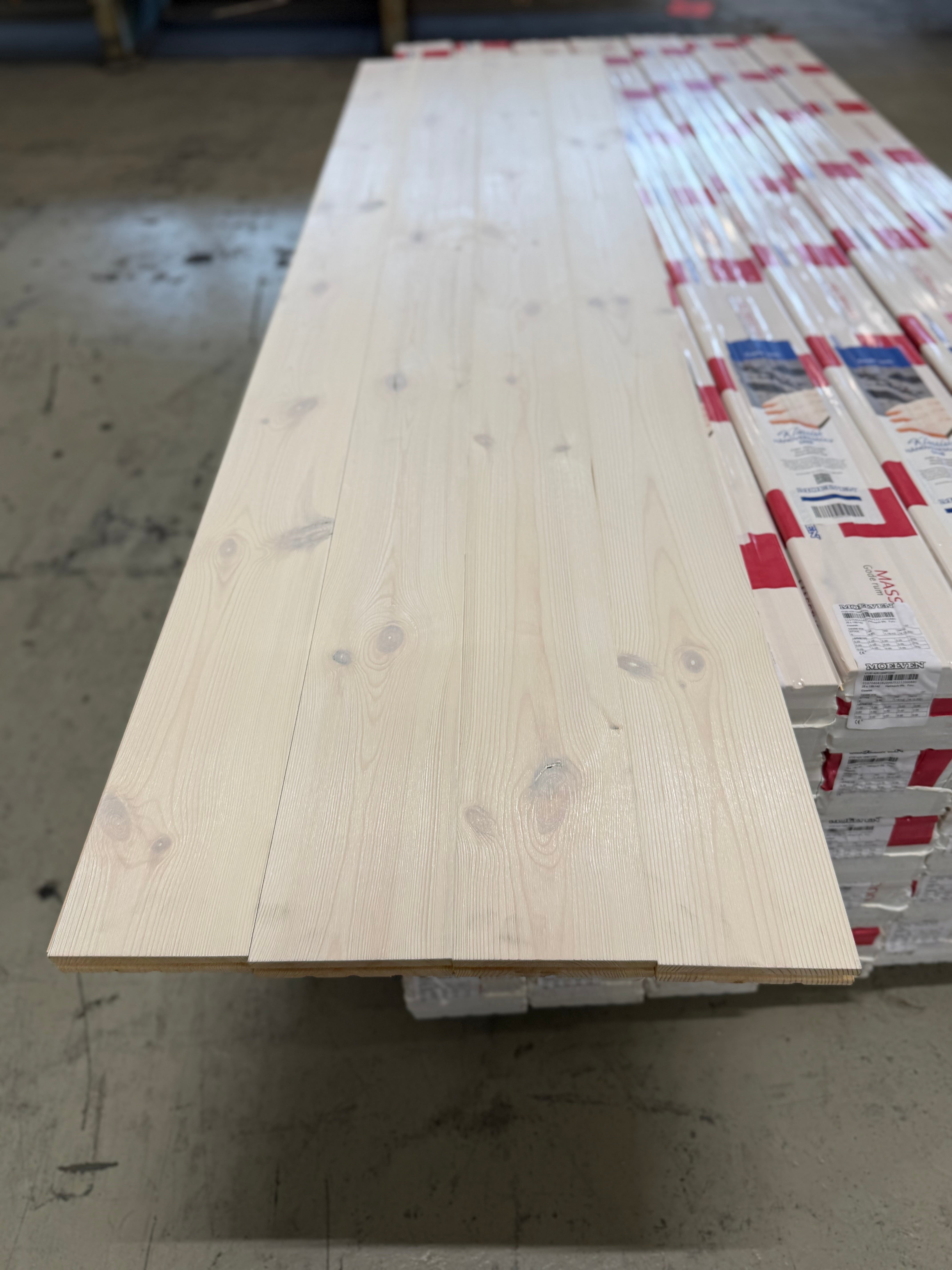 Moelven Furu Golv Snö 25x142mm - Per Bunt (4st 2,20m)