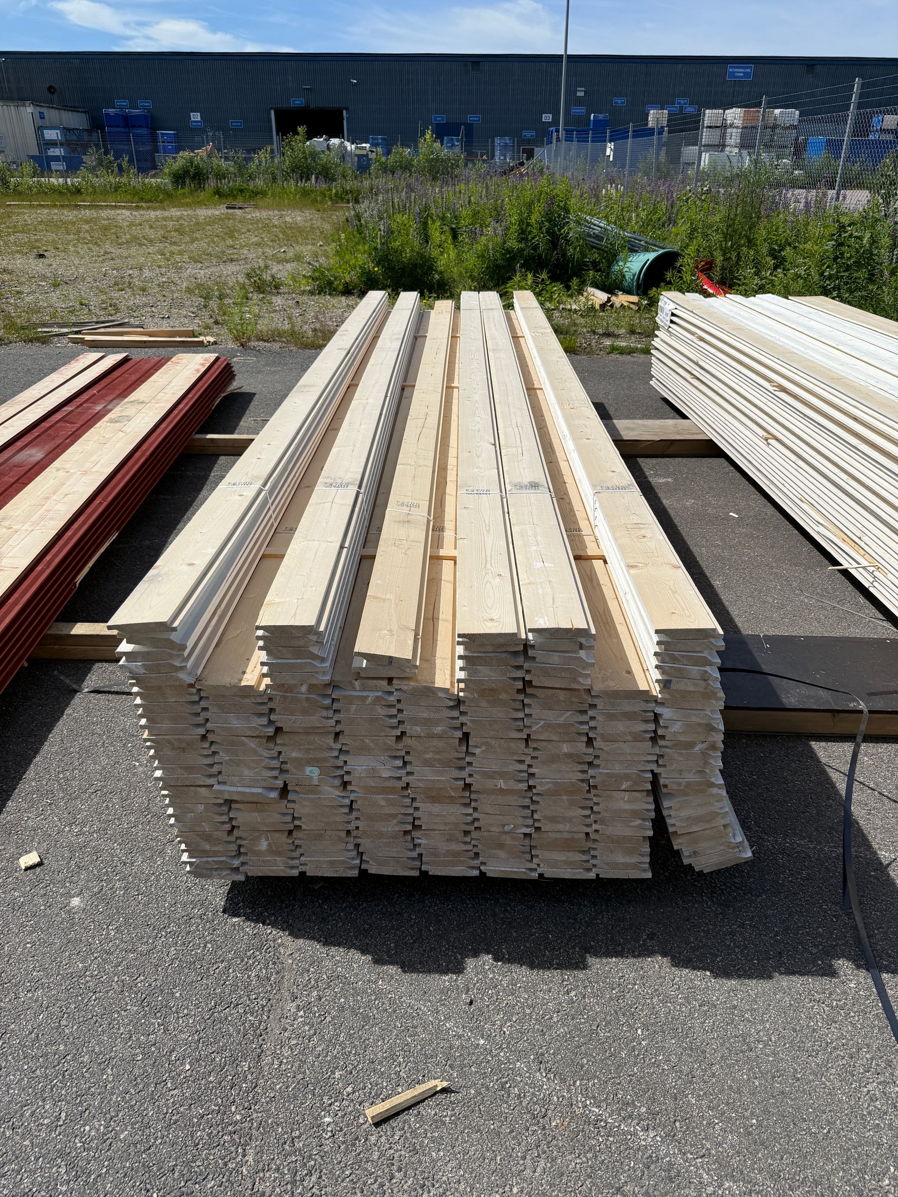 Paket Ytterpanel Enkelfas Halvspont 22x120mm, 207st 4.50m Grundmålad