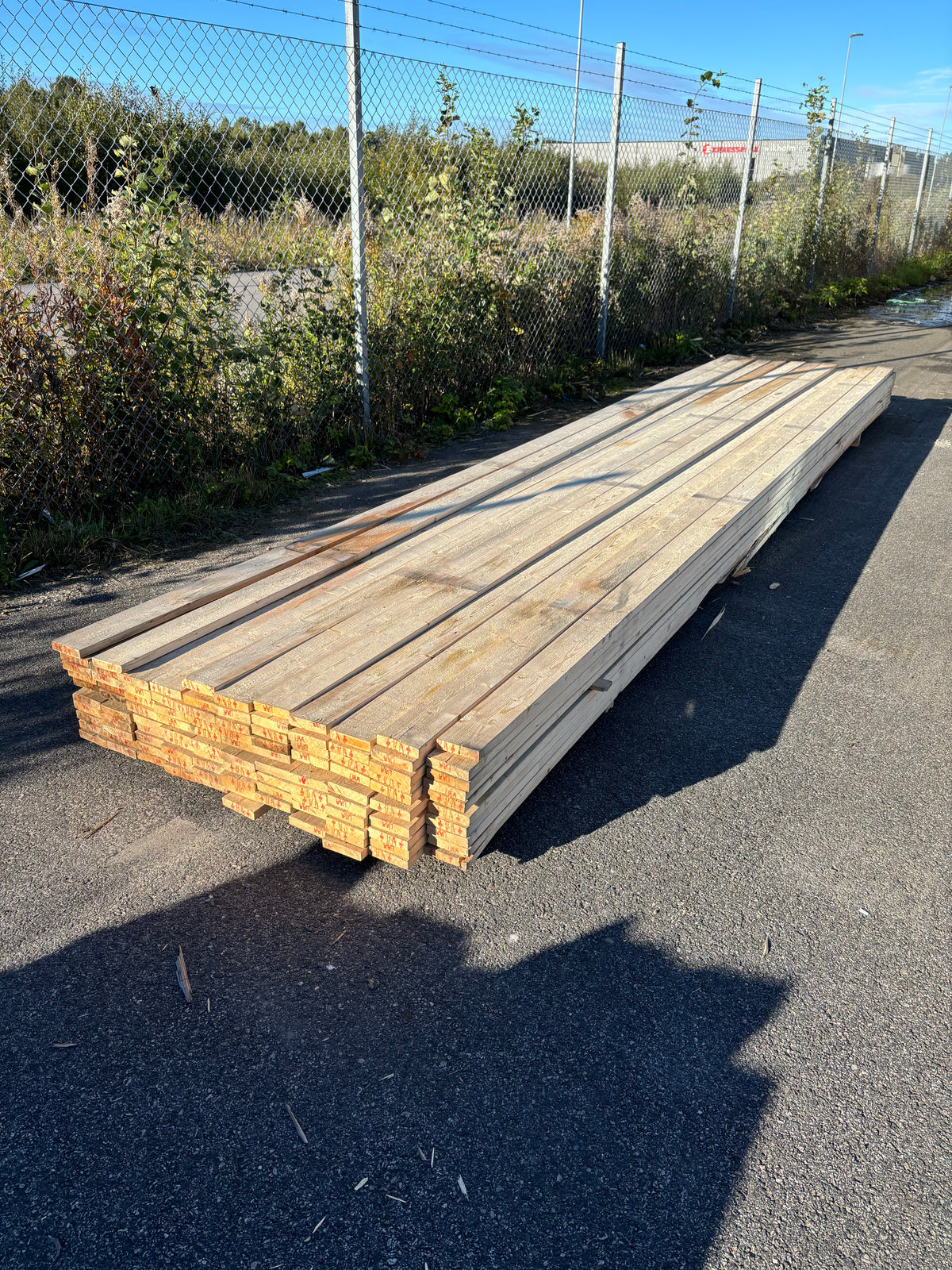 Paket Finsågade Brädor 22x95mm 5,40m 108st (Fuktskadat)