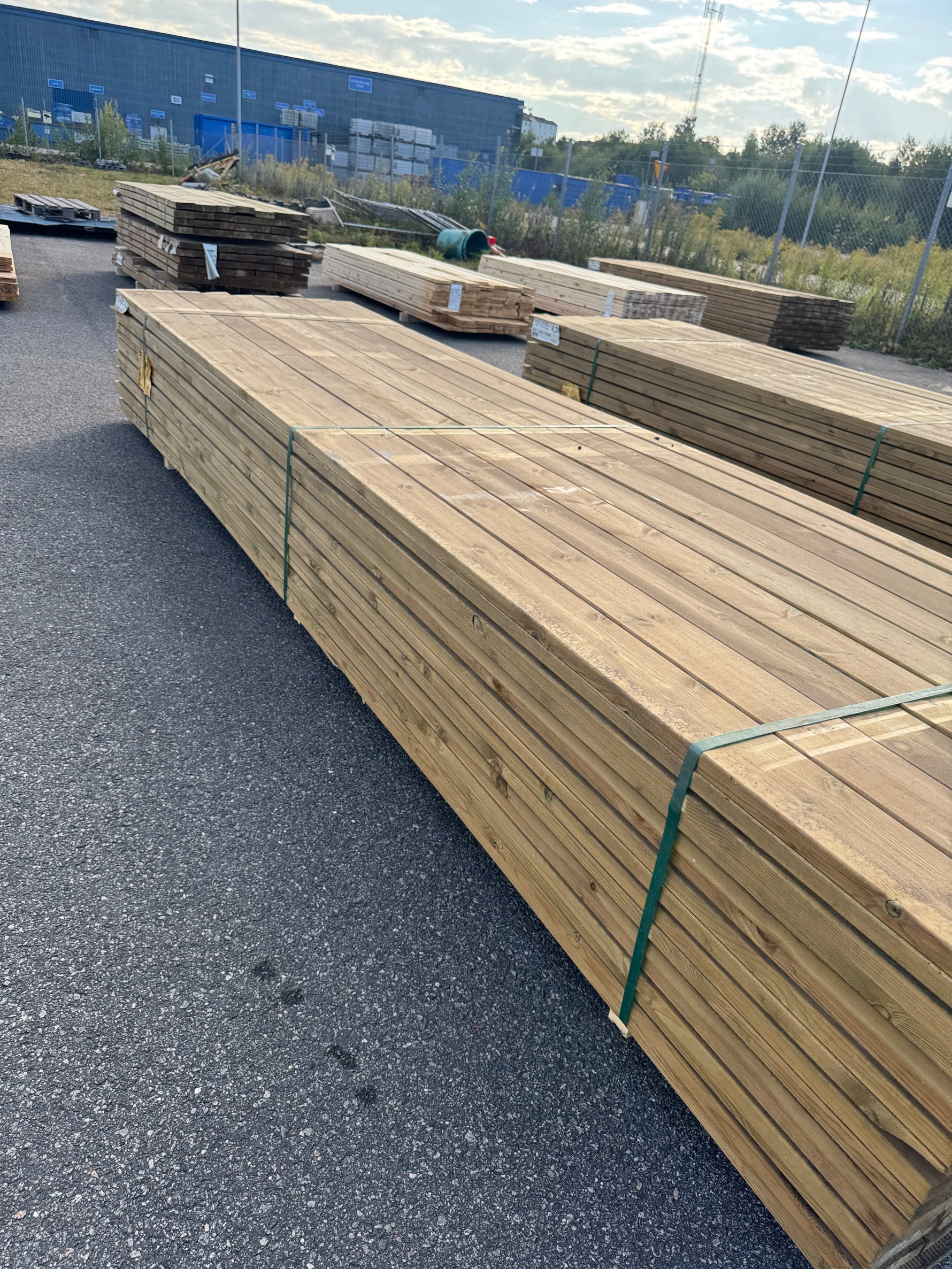 Paket Rillad Trall 28x120 – 144st – 4.20 m – NTR AB A-sortering