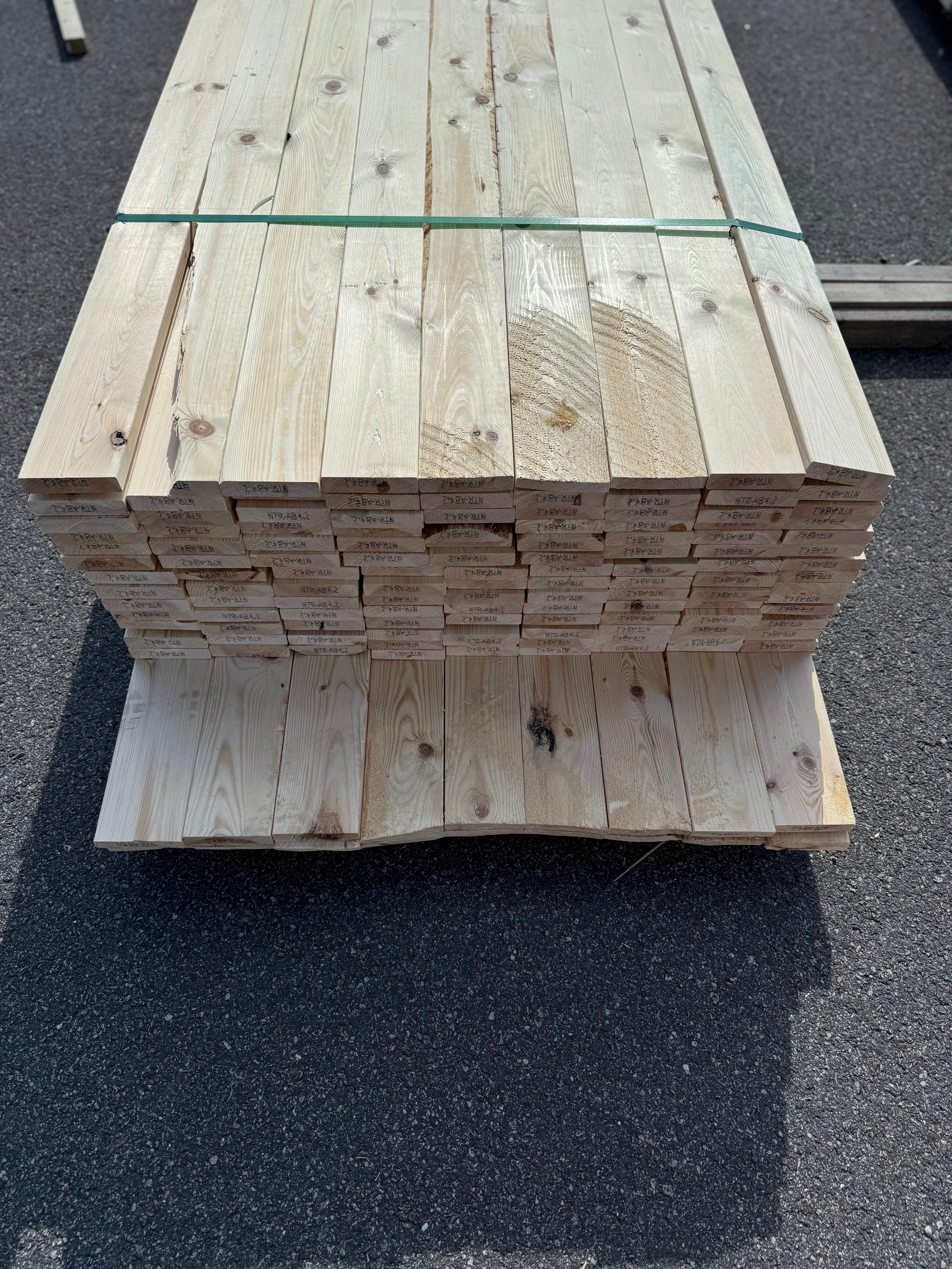 Paket Hyvlad 28x120mm 144st 4.50m – Andra sortering
