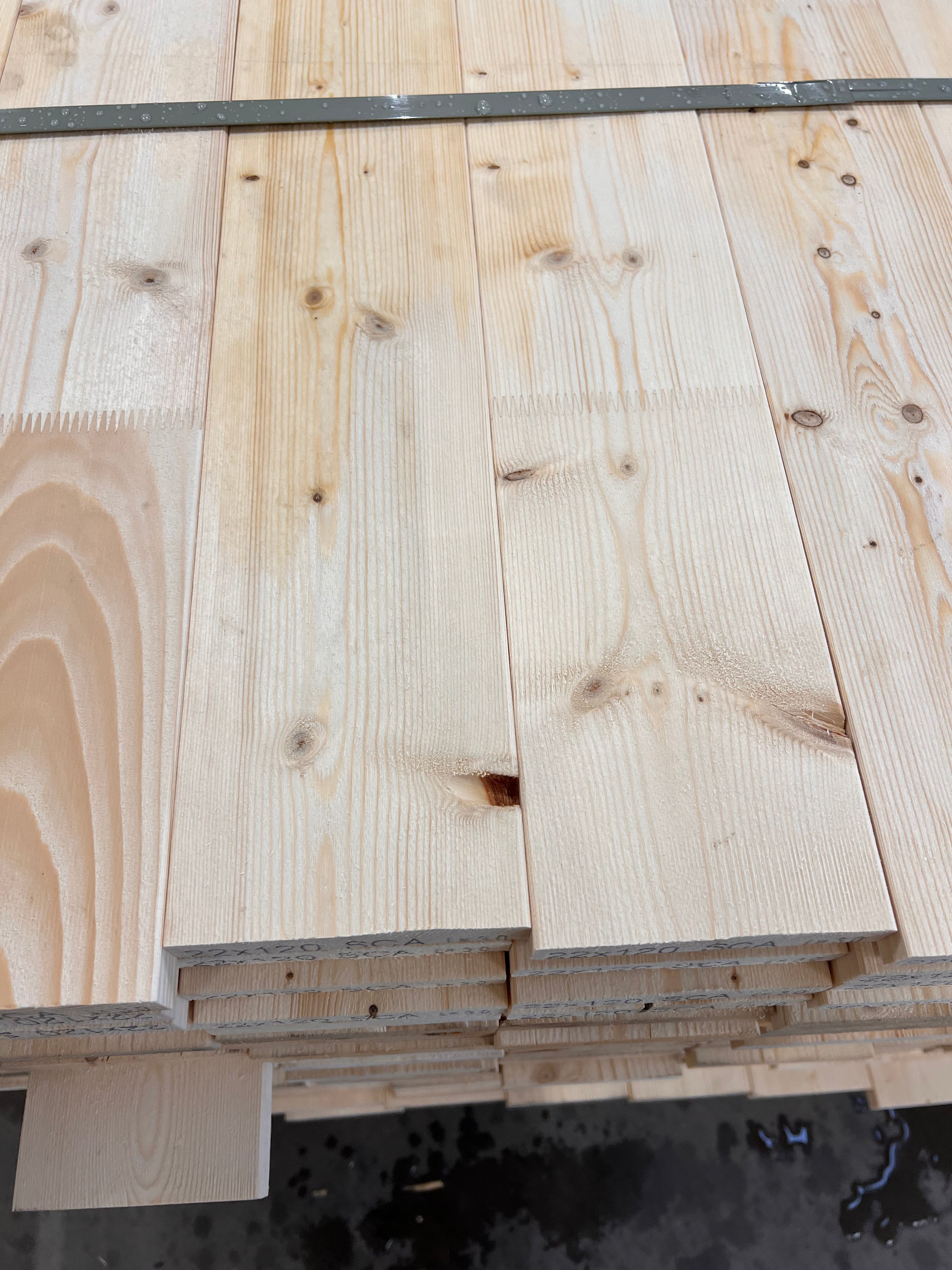 Paket ytterpanelbräda 22x120mm 323 st 3,0m (B-Sortering)