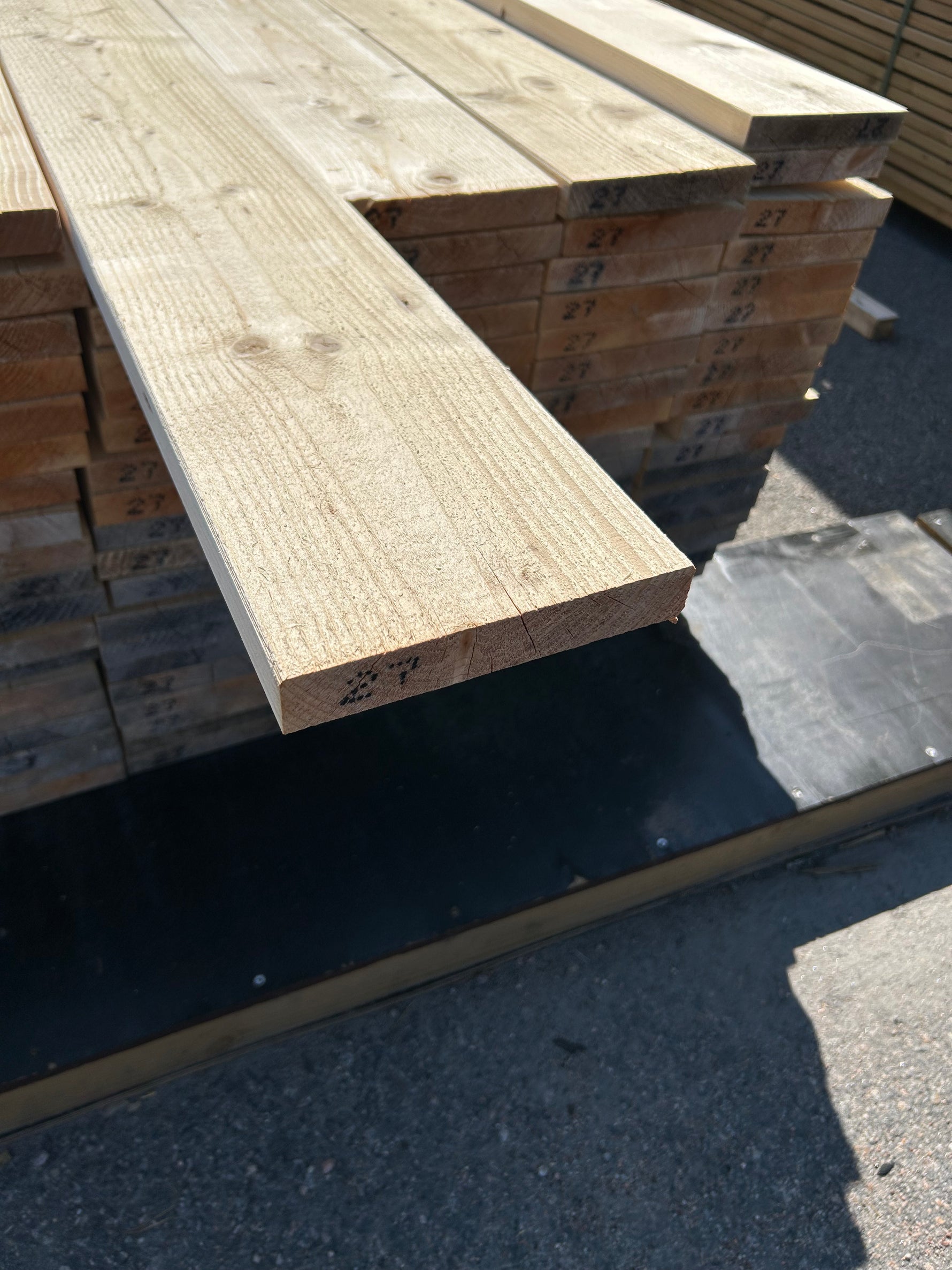 Paket Finsågade Brädor 28x170mm 2.70m 116st Obehandlade