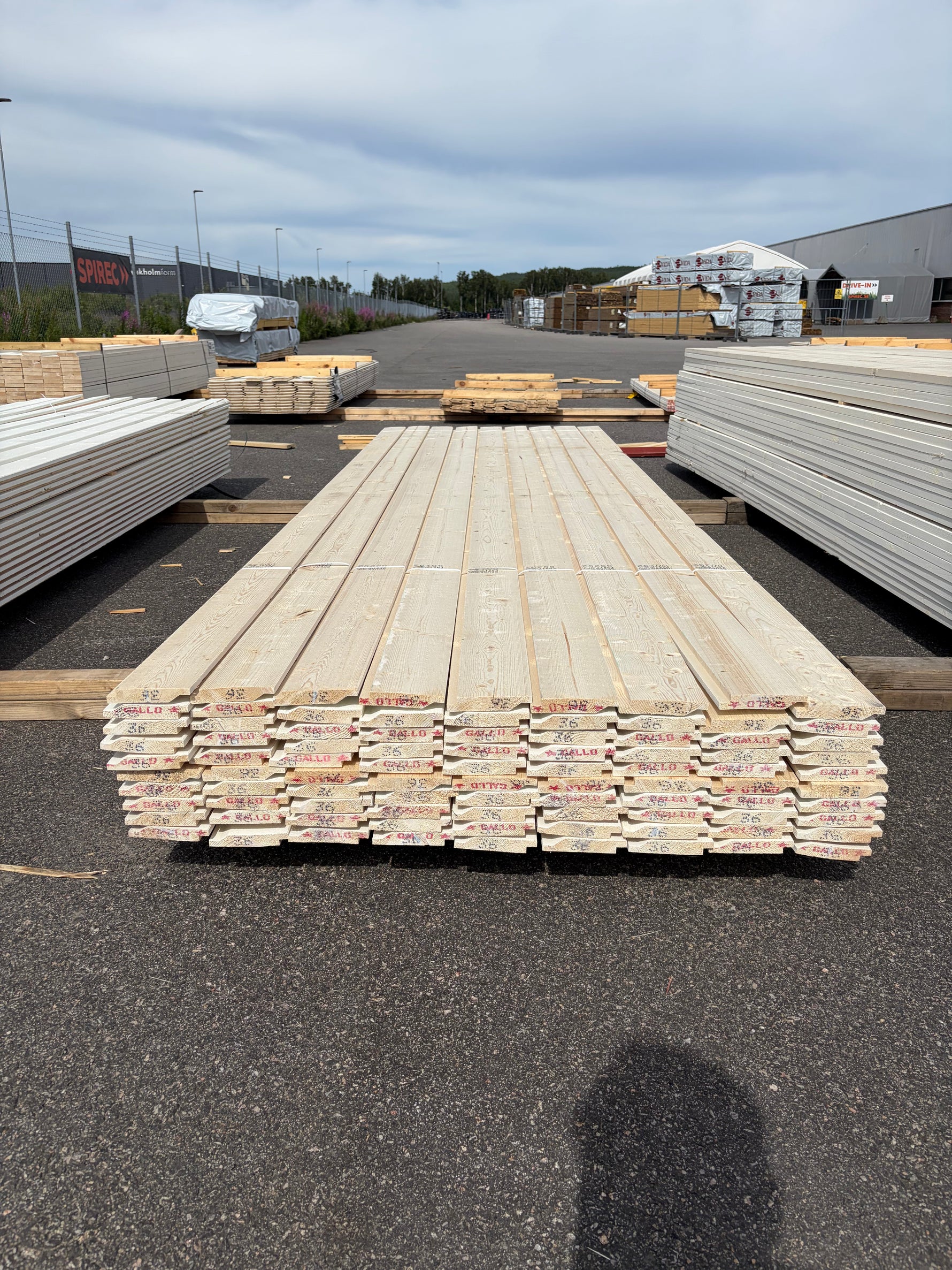 Paket Ytterpanel Enkelfas Halvspont 22x120mm, 90st 3.60m Grundmålad